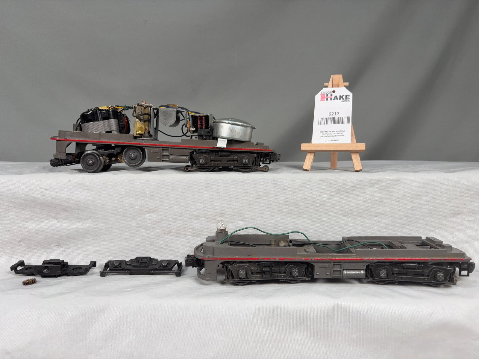Lionel Postwar 2023 1950 Union Pacific Powered and Dummy Frames (1 of 6)