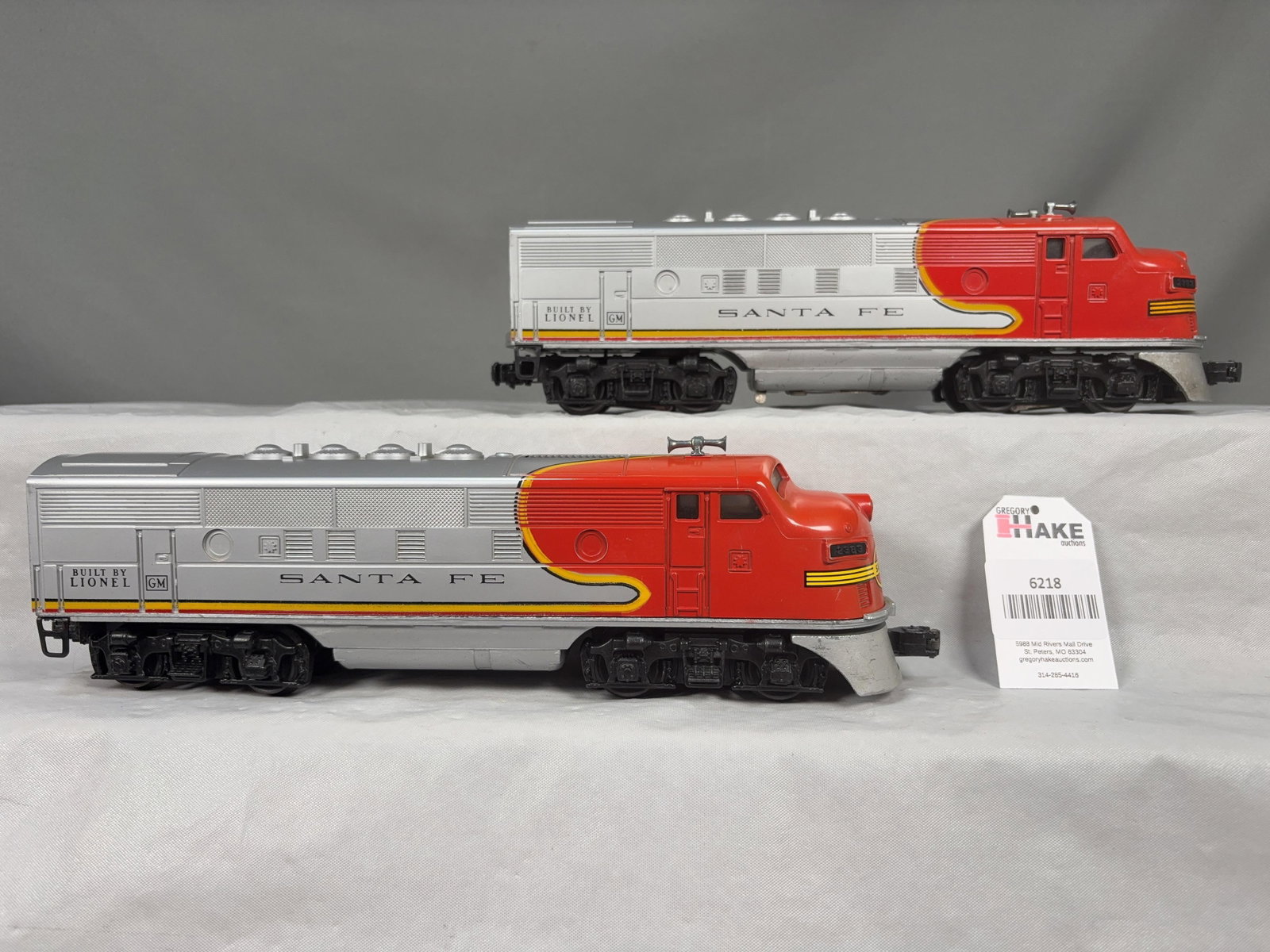 Lionel Postwar 2383 Santa Fe AA Diesel Locomotives (1 of 6)