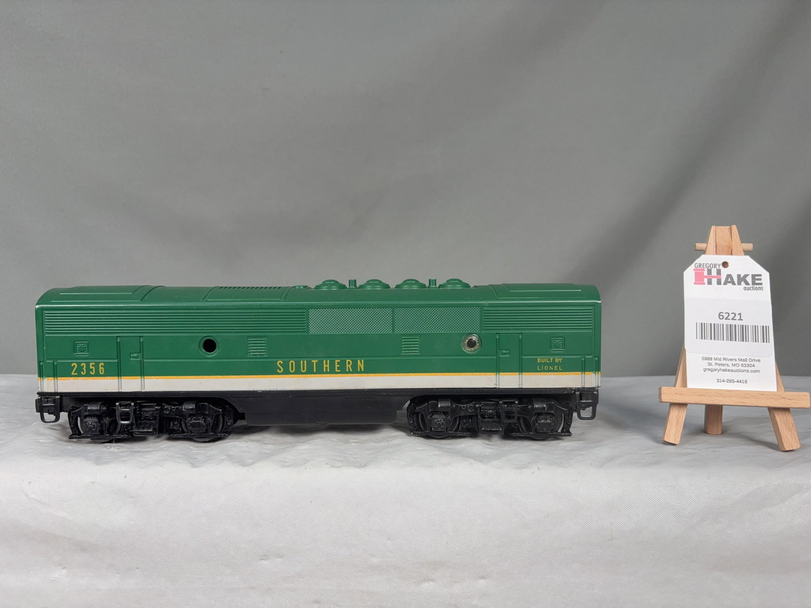 Lionel Postwar 2356 C Southern F3 Dummy B Unit (1 of 6)