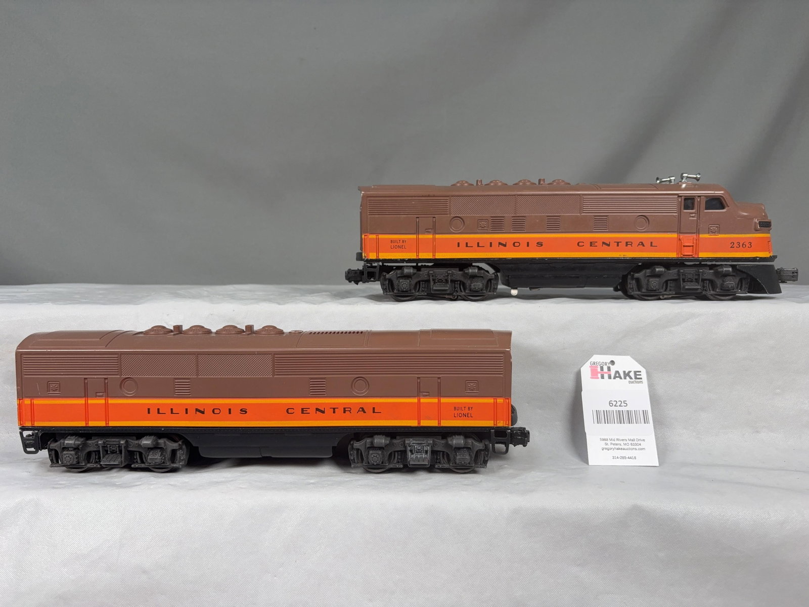 Lionel Postwar 2363 Black Lettered Illinois Central AB F3 Diesel Locomotives (1 of 6)