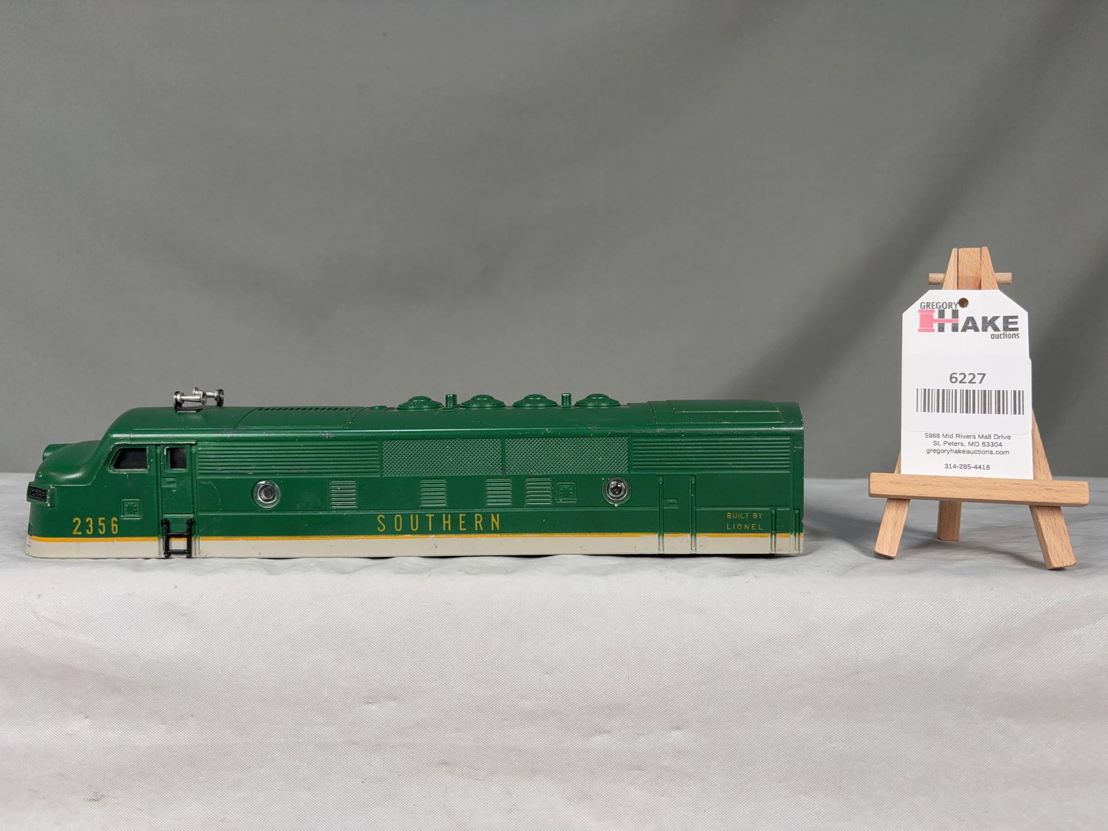 Lionel Postwar 2356 Southern F3 A Unit Shell Only (1 of 6)