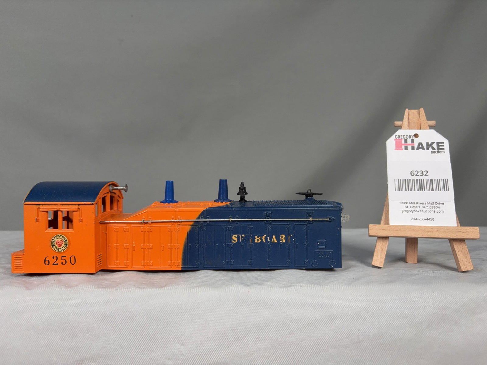 Lionel Postwar 6250 Seaboard Diesel Switcher Shell Only (1 of 6)
