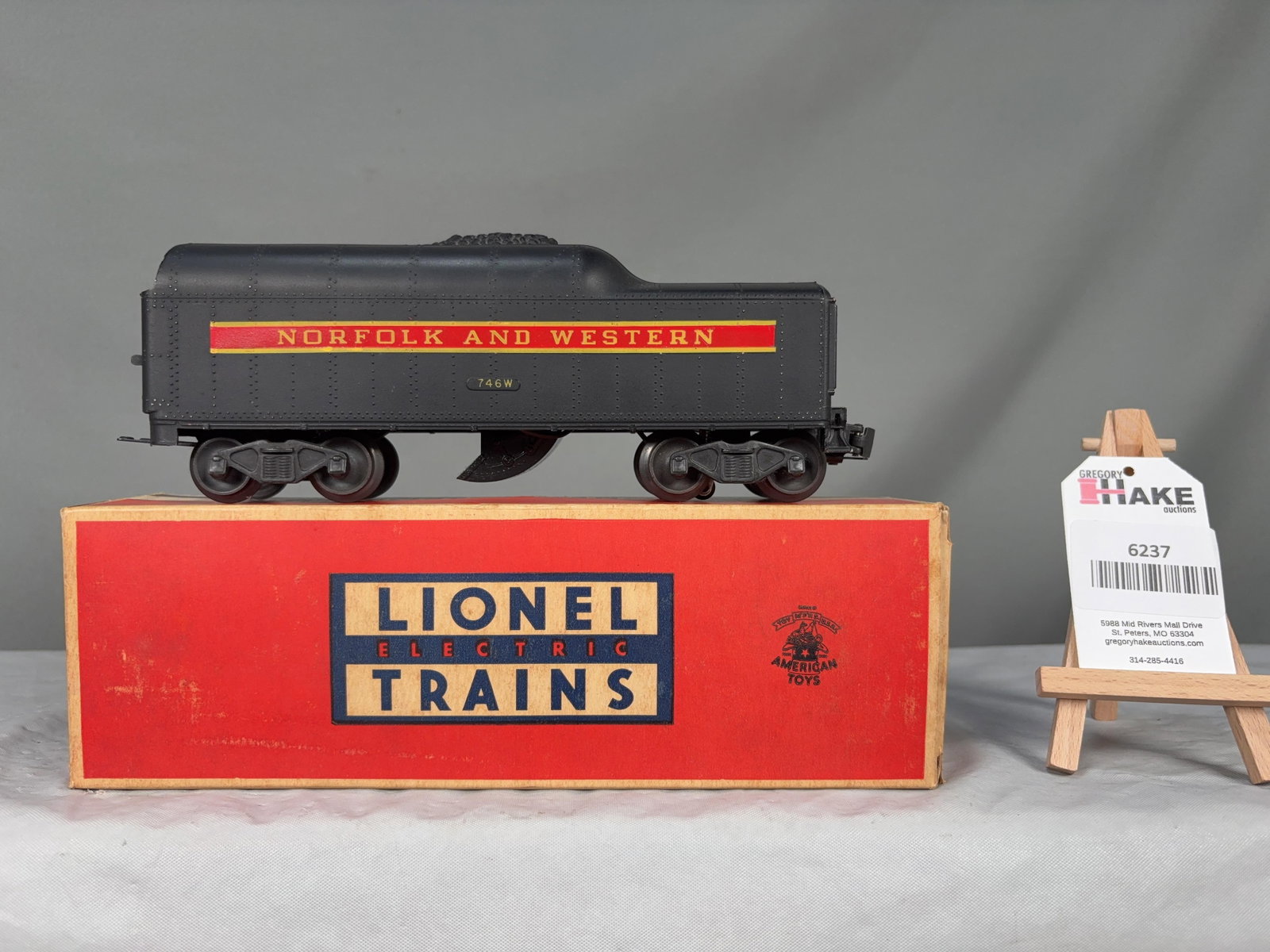 Lionel Postwar 746 W Short Stripe Norfolk and Western Tender w/ OB (1 of 6)