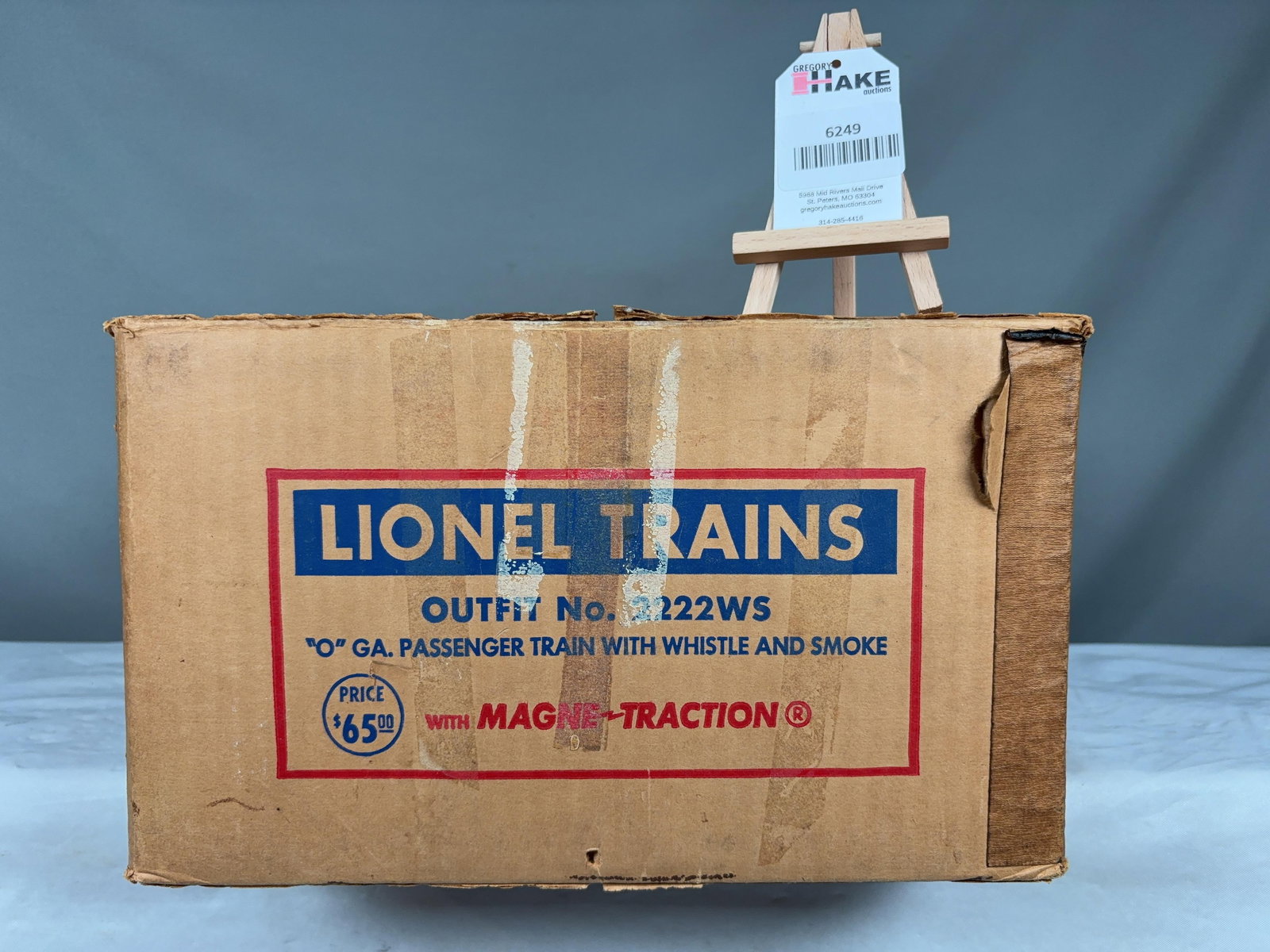 Lionel Postwar 2222WS Original Set Box: Lionel Postwar 2222WS Original Set Box. Box has some wear and tape stains. This is the box that contained the 2530 Large door baggage car.?