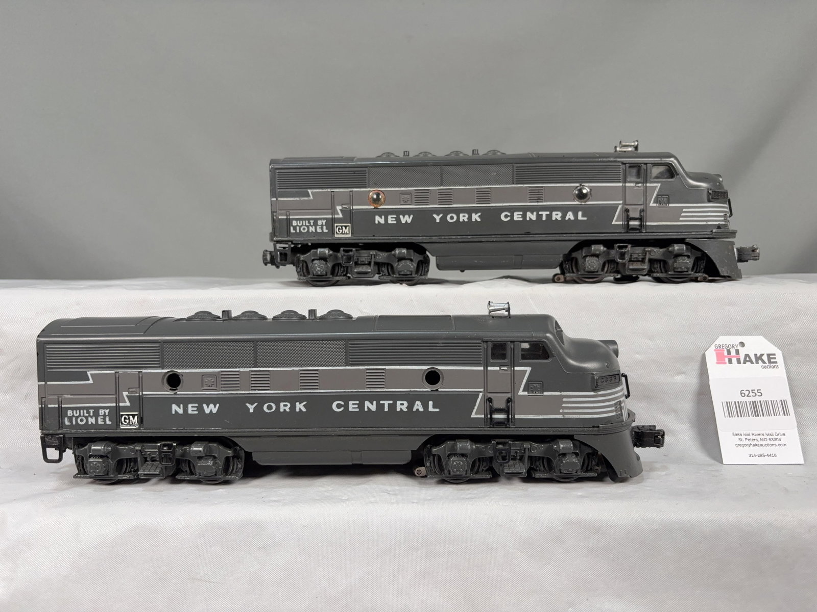Lionel Postwar 2333 NYC Early "Chubby Letter" AA F3 Diesel Locomotives (1 of 6)