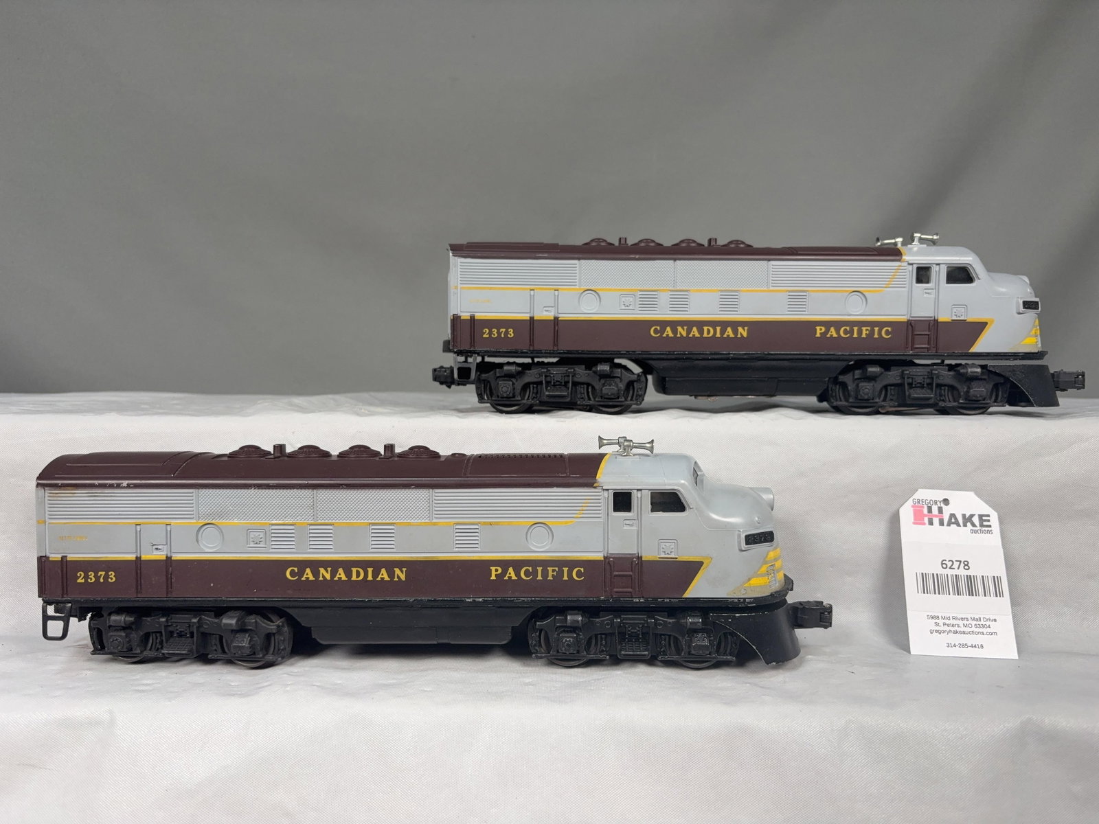 Lionel Postwar 2373 Canadian Pacific AA Diesel F3 Locomotives (1 of 6)