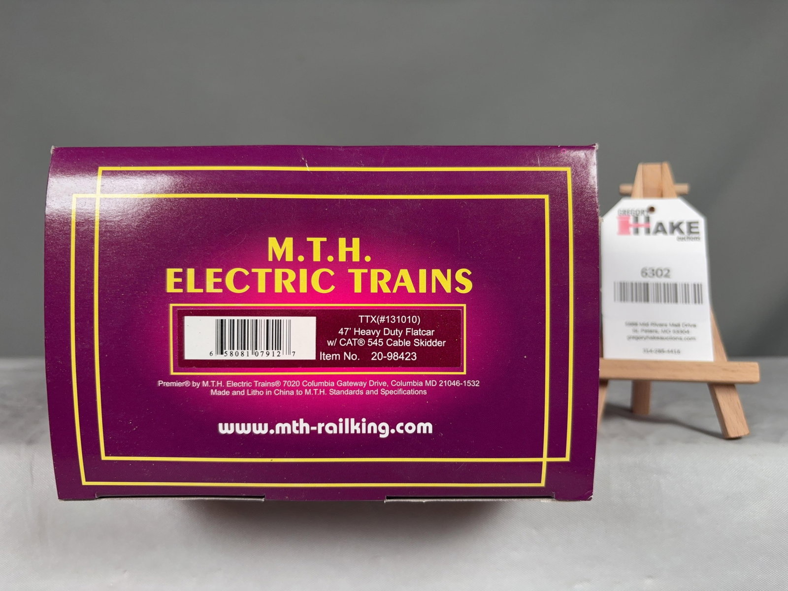 MTH TTX (#1310101) 47' Heavy Duty Flatcar w/ CAT Cable Skidder 20-98423 w/OB (1 of 2)