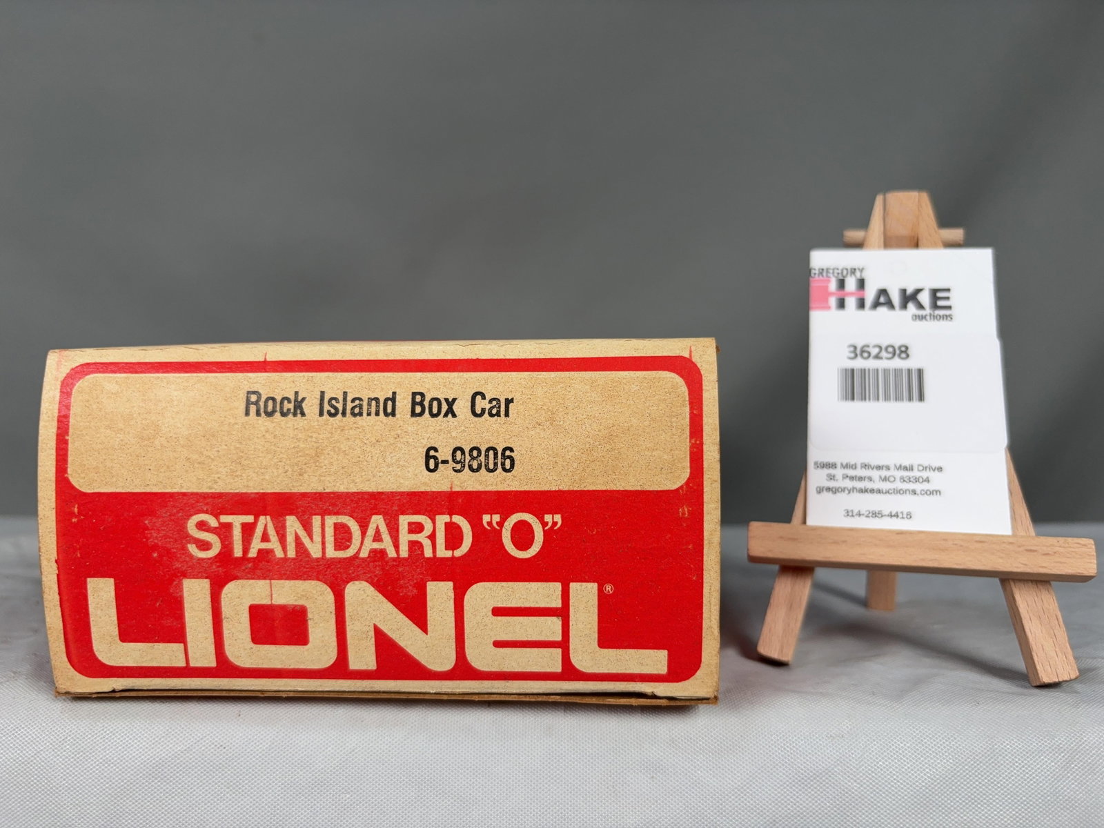Lionel Rock Island Box Car 9806: Lionel Rock Island Box Car 9806, w/OB C9 � Size 15x6x3