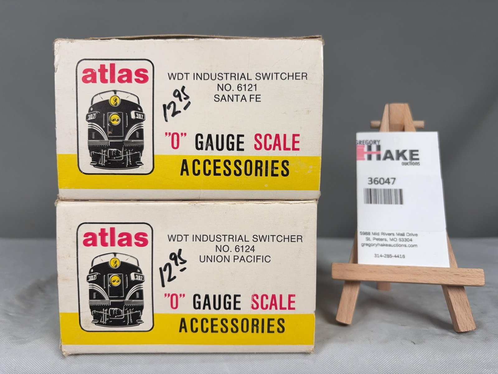 Two Atlas O Scale WDT Industrial Switchers w/OB's: Two Atlas O Scale WDT Industrial Switchers w/OB's SF & UP w/OB's, C8 Size 10x5x6
