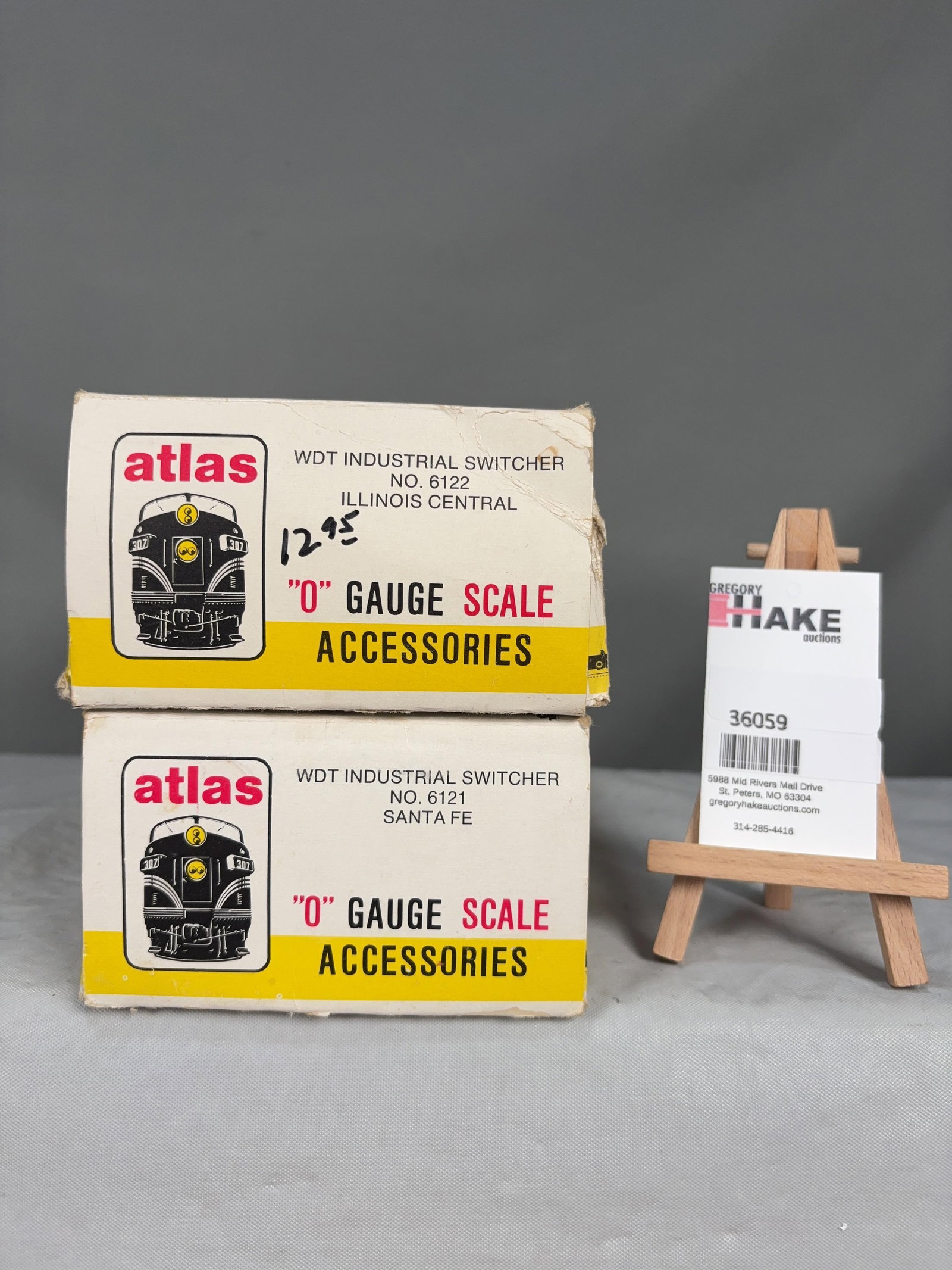 2 Atlas O Scale Cars w/OB's: 2 Atlas O Scale Cars w/OB's IL Central and SF WDT Industrial Switchers w/ OB, C8 Size 10x5x6