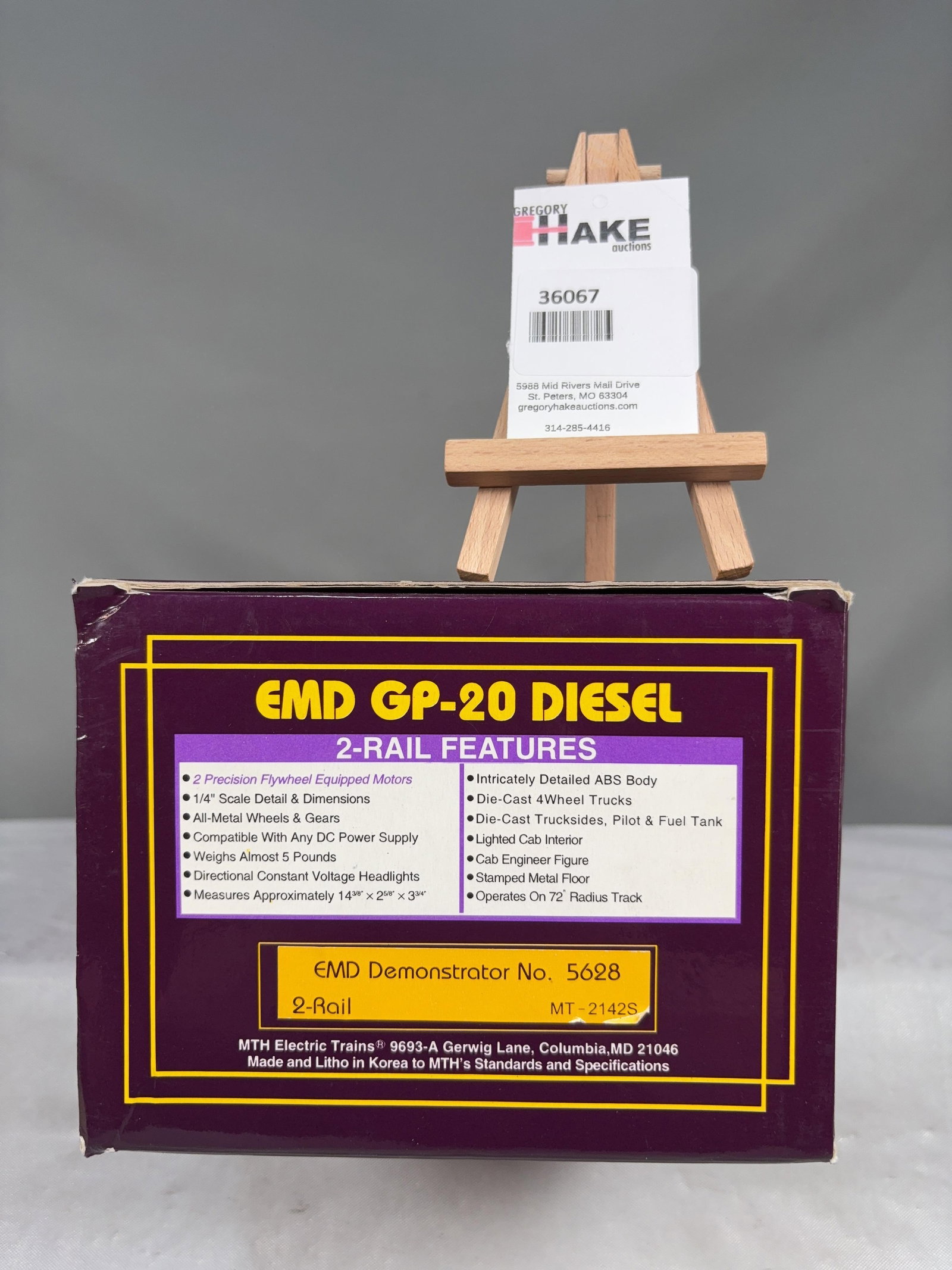 MTH EMD GP-20 Diesel Demonstrator no. 5628 2-Rail MT-2142S w/ OB: MTH EMD GP-20 Diesel Demonstrator no. 5628 2-Rail MT-2142S w/ OB, C8 � Size 21x7x5