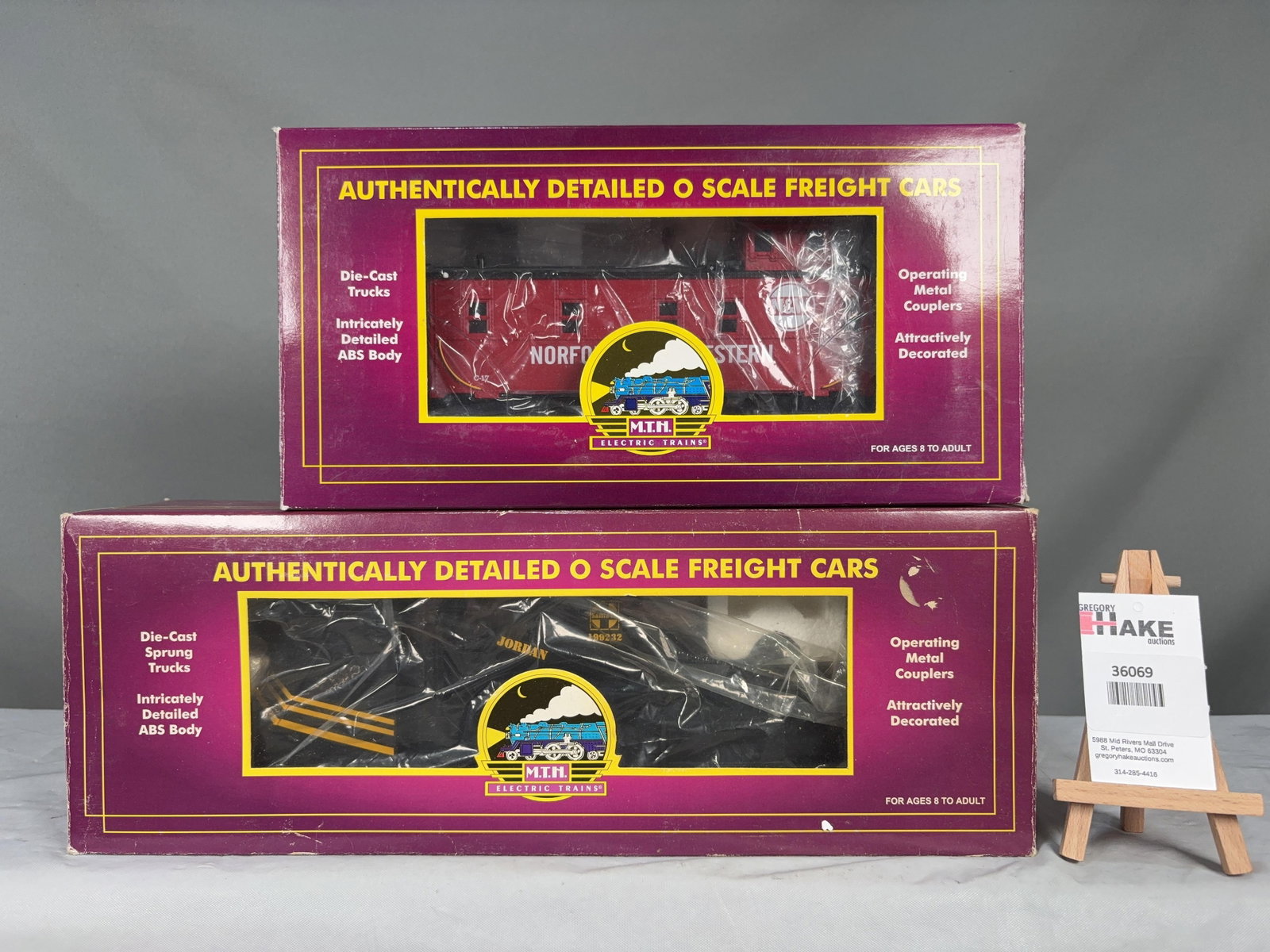MTH Santa Fe Jordan Spreader 20-98243, Norfolk &Western Steel Caboose 20-91027 w/ OB - 2