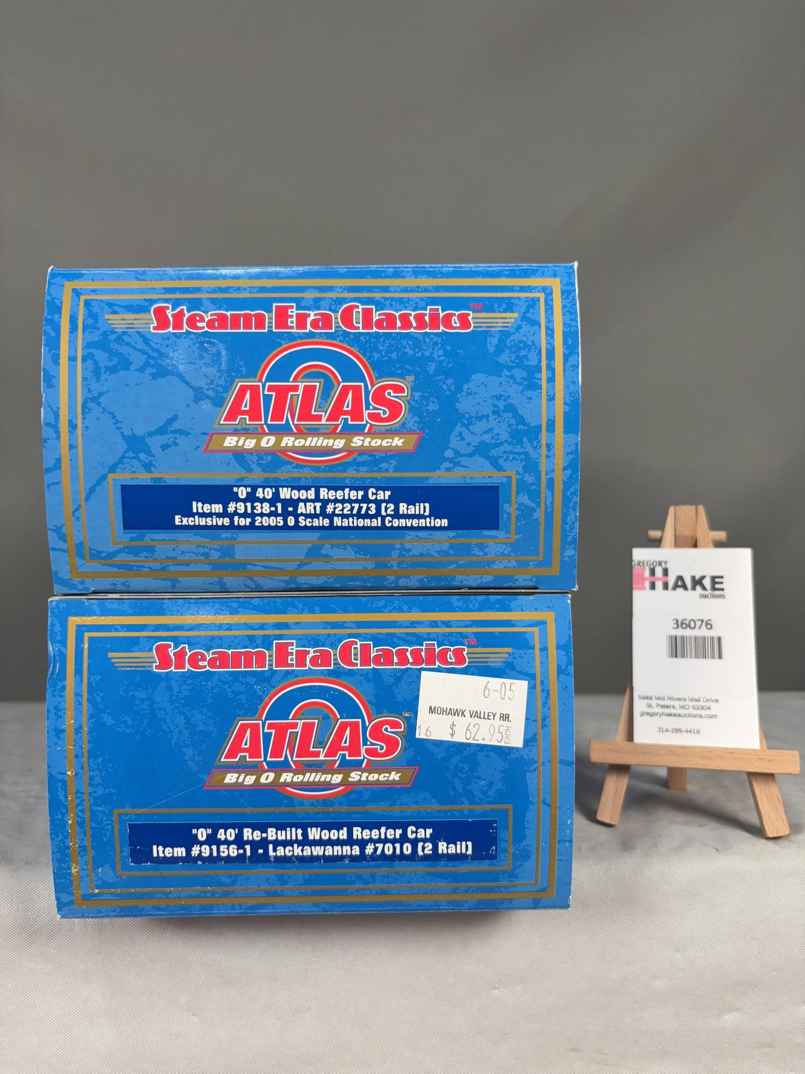 2 Atlas O Scale Reefer Cars w/OB's: 2 Atlas O Scale Reefer Cars w/OB's 2005 Exclusive National Convention 9138-1 Lackawanna 9156-1 w/ OB, C8 Size 18x6x8