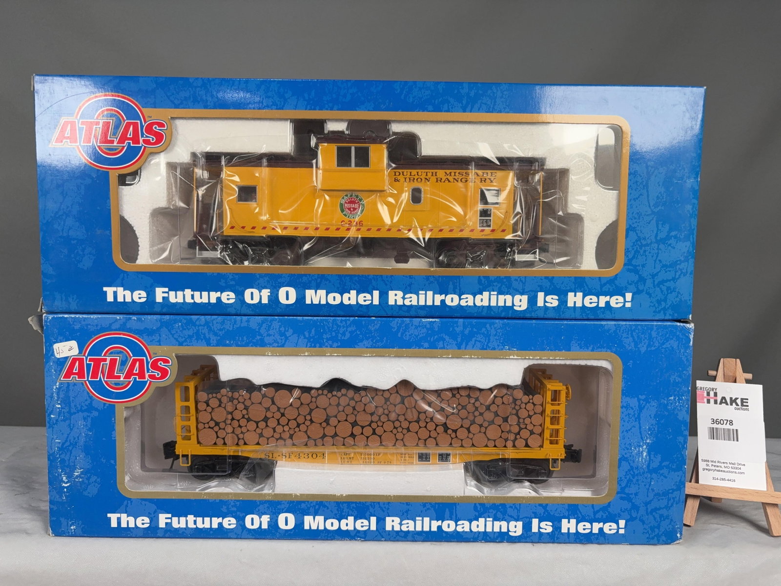 Atlas O Scale Flat Car & Caboose w/OB's - 2