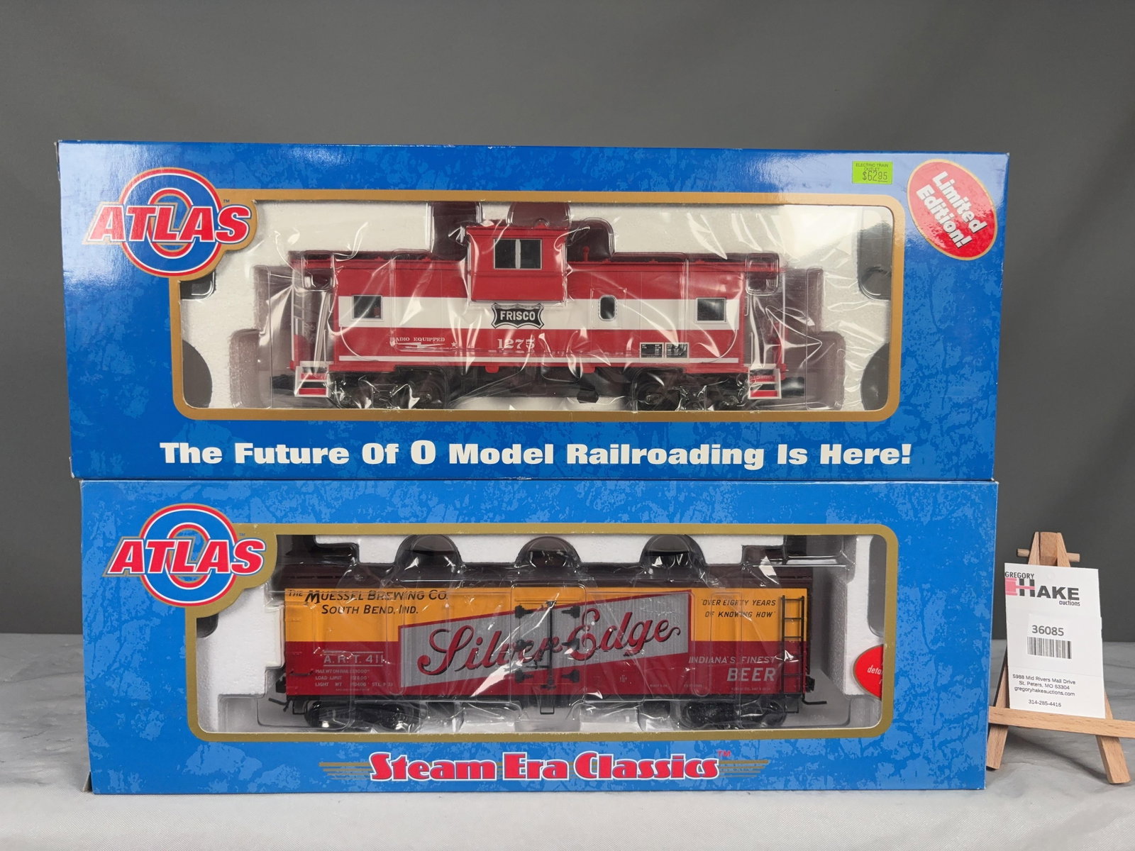 2 Atlas O Scale Caboose and Reefer Cars w/OB's - 2