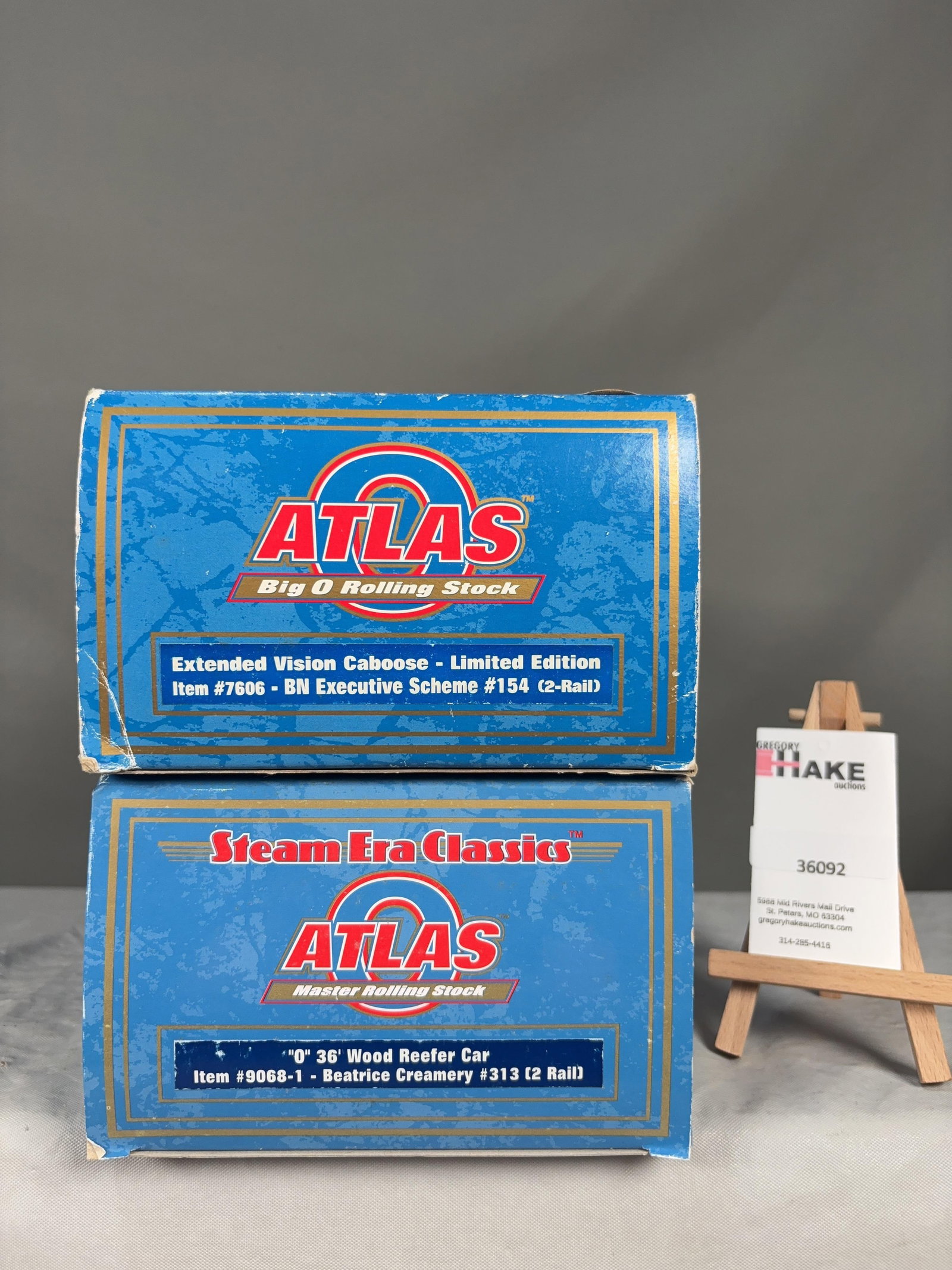 2 Atlas O Scale Caboose & Reefer Cars w/OB's: 2 Atlas O Scale BN Executive Scheme Limited Edition 7606 Caboose & Beatrice Creamery 9068-1 Reefer Cars w/OB's, C8. Size 17x6x8