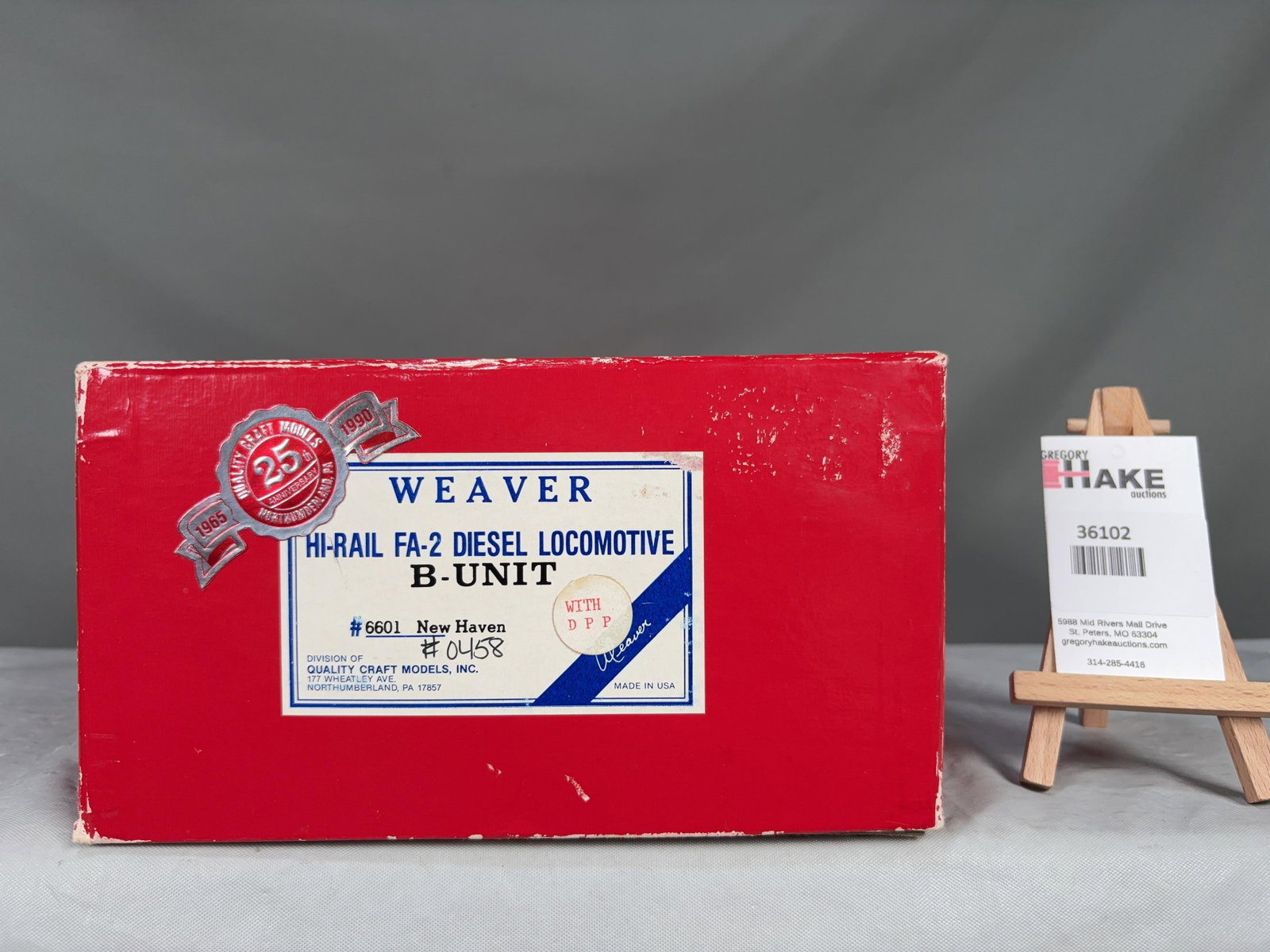 Weaver FA-2 Diesel Locomotive B Unit New Haven 6601 w/OB: Weaver FA-2 Diesel Locomotive B Unit New Haven 6601 w/OB, C8. � Size 19x9x5