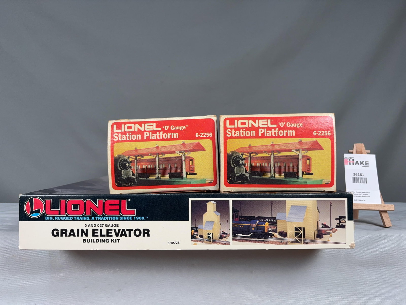 Lionel Grain Elevator Building Kit 12726 and 2 O Gauge Station Platforms 2256 w/OB's (1 of 4)