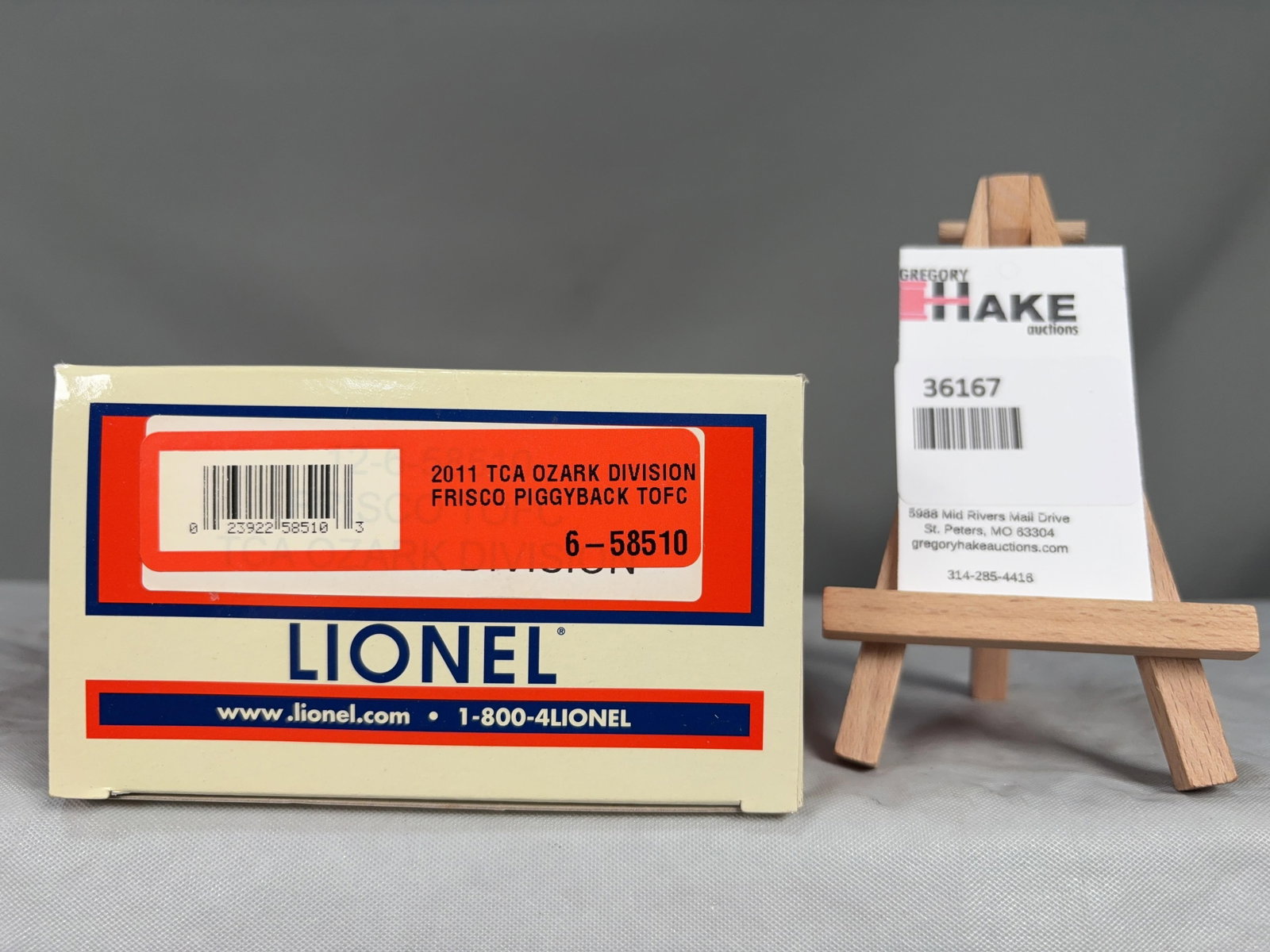 Lionel 2011 TCA Ozark Division Frisco Piggyback TOFC 58510 w/ OB: Lionel 2011 TCA Ozark Division Frisco Piggyback TOFC 58510 w/ OB, C9. � Size 13x5x3
