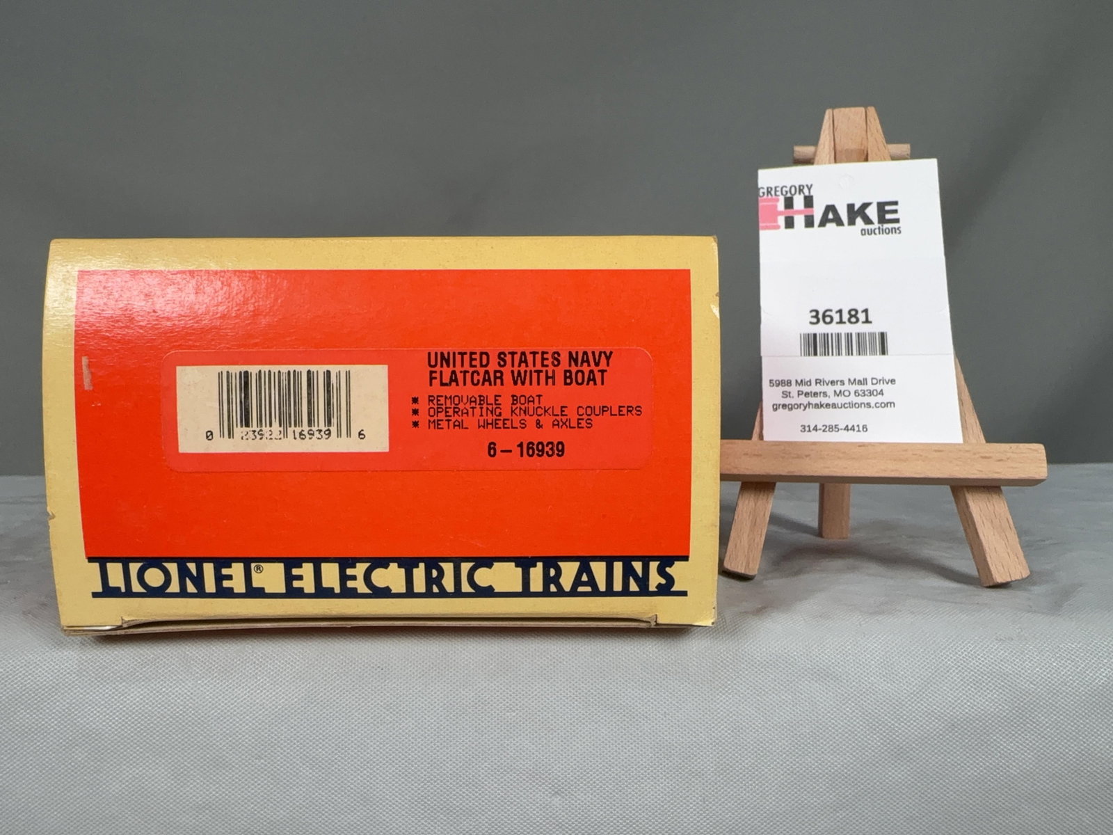 Lionel United States Navy Flatcar with Boat 16939 w/ OB (1 of 2)