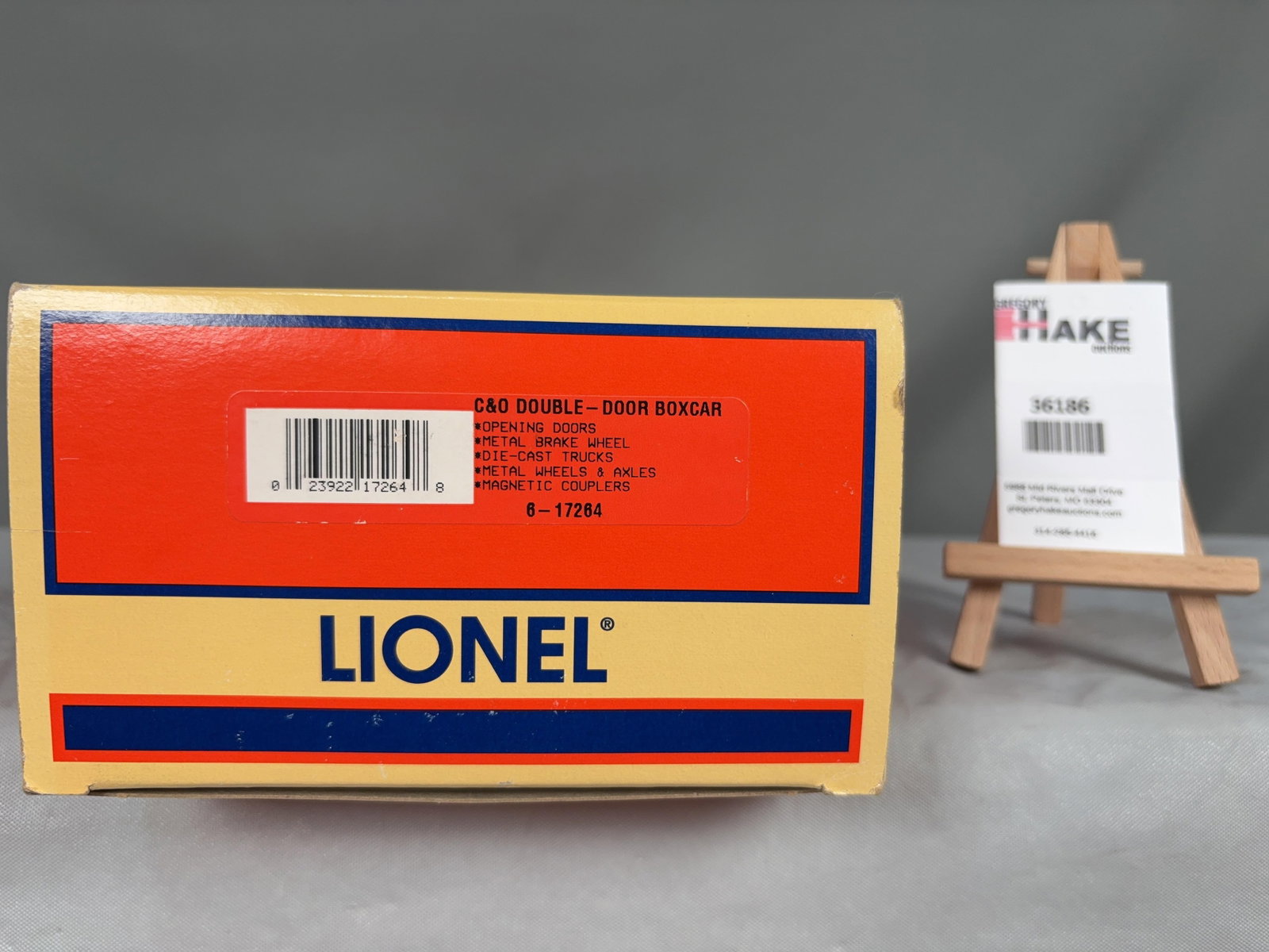 Lionel C&O Double Door Boxcar 17264 w/ OB: Lionel C&O Double Door Boxcar 17264 w/ OB, C9. � Size 16x6x4