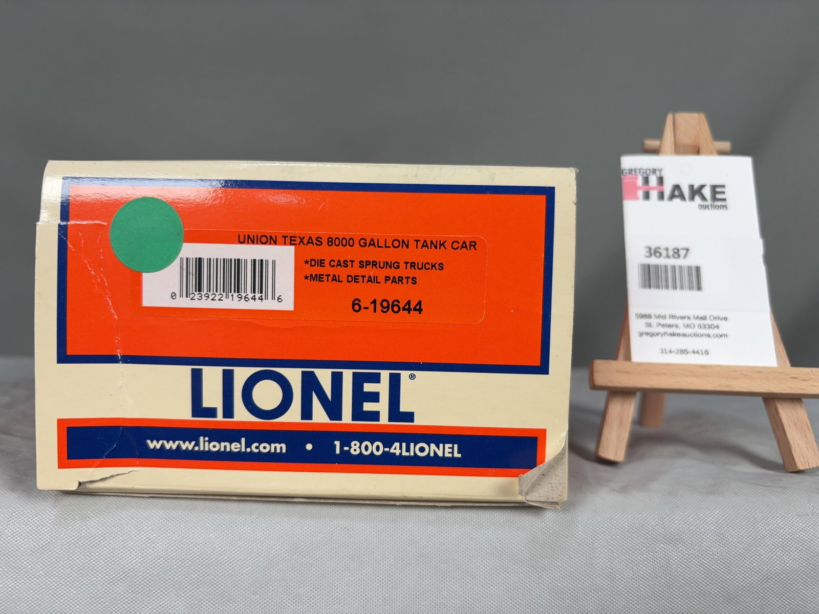 Lionel Union Texas 8000 Gallon Tank Car 19644 w/ OB: Lionel Union Texas 8000 Gallon Tank Car 19644 w/ OB, C9.� Size 12x6x4