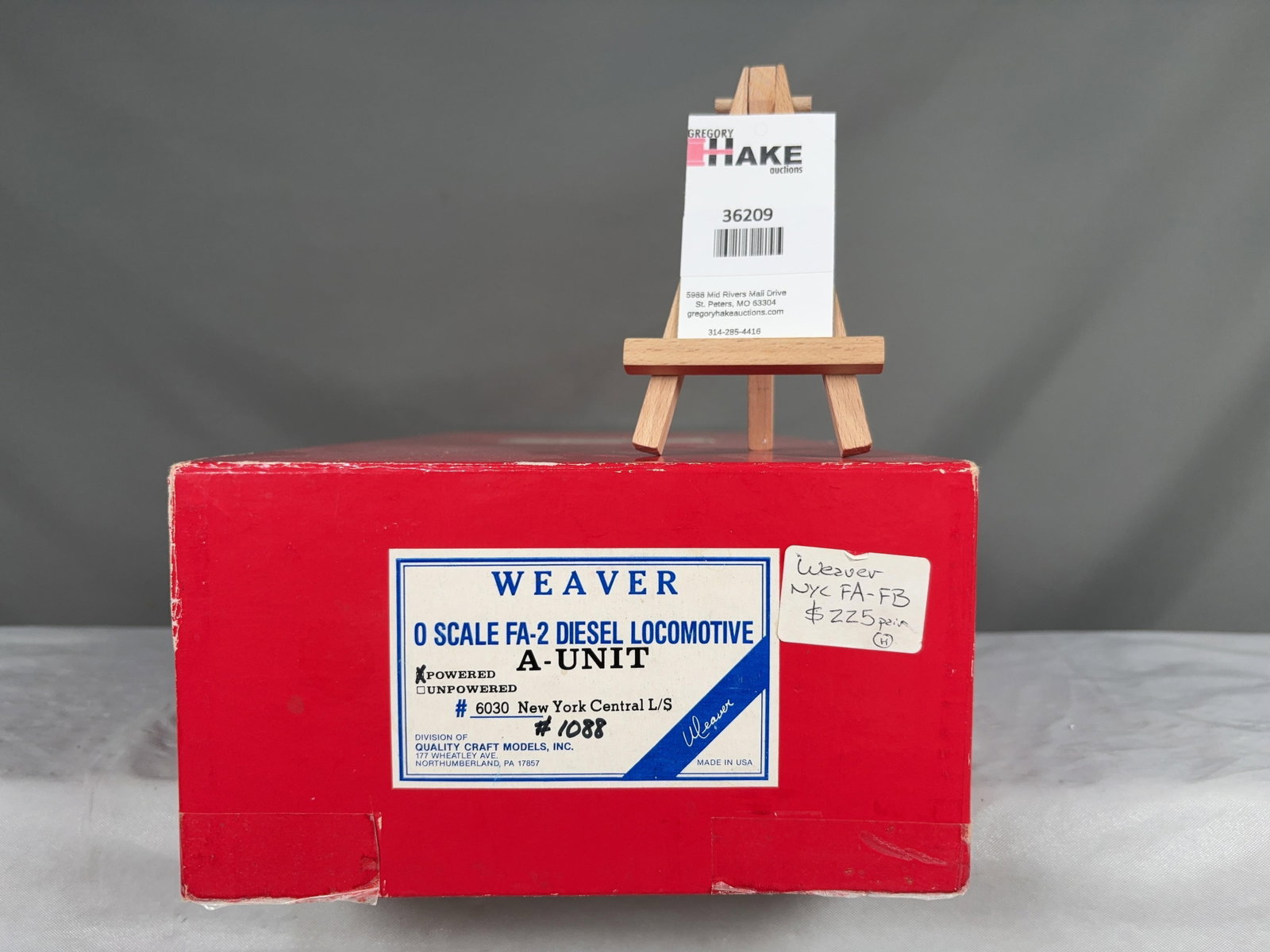Weaver O Scale FA-2 Diesel Locomotive A Unit Powered New York Central 6030 w/OB: Weaver O Scale FA-2 Diesel Locomotive A Unit Powered New York Central 6030 w/OB, C8 Size 19x9x5