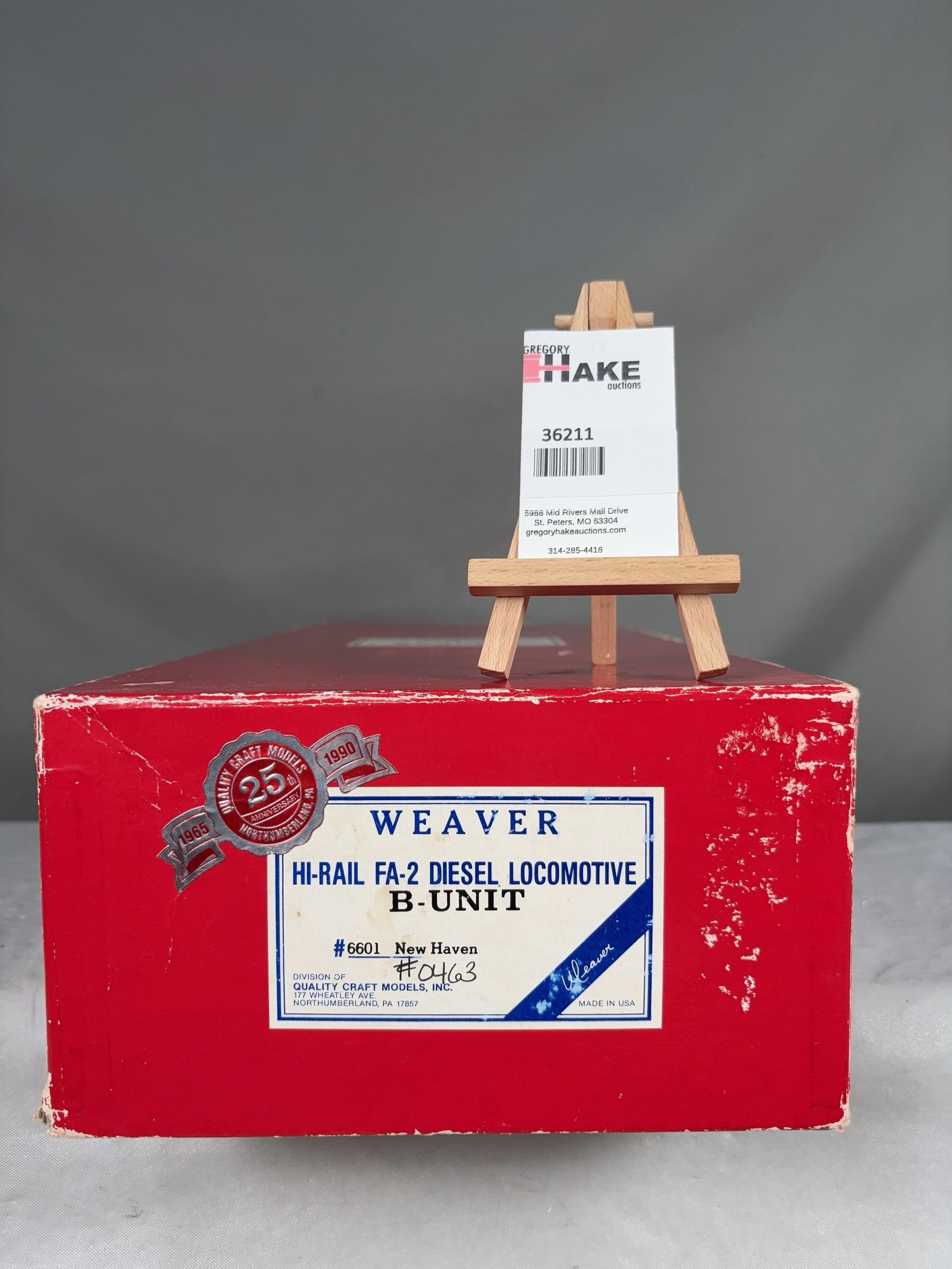 Weaver Hi-Rail FA-2 Diesel Locomotive B Unit New Haven 6601 w/OB: Weaver Hi-Rail FA-2 Diesel Locomotive B Unit New Haven 6601 w/OB, C8 � Size 19x9x5