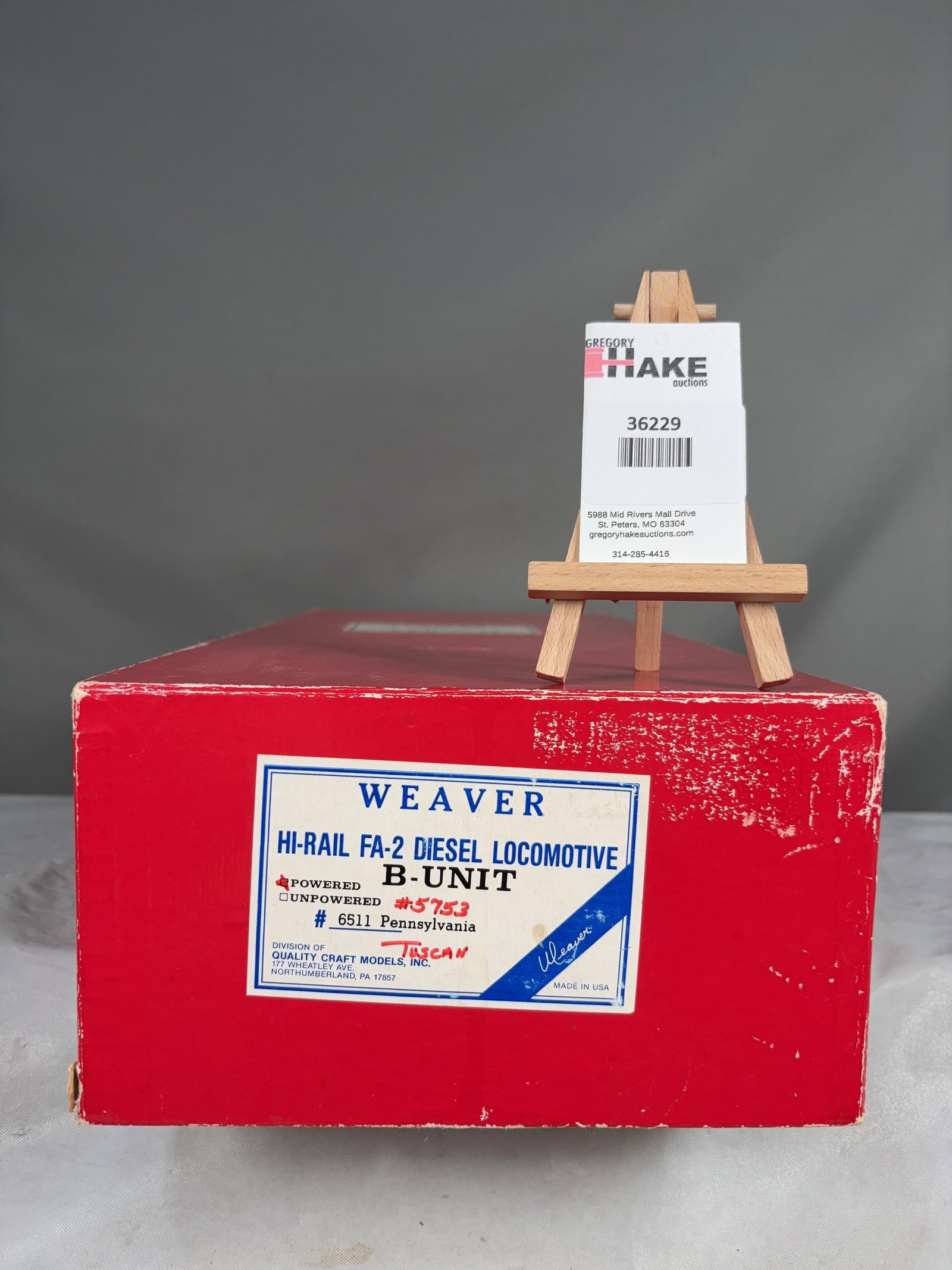Weaver Hi-Rail FA-2 Diesel Locomotive B Unit Powered Pennsylvania 6511 w/OB: Weaver Hi-Rail FA-2 Diesel Locomotive B Unit Powered Pennsylvania 6511 w/OB, C8 � Size 19x9x5