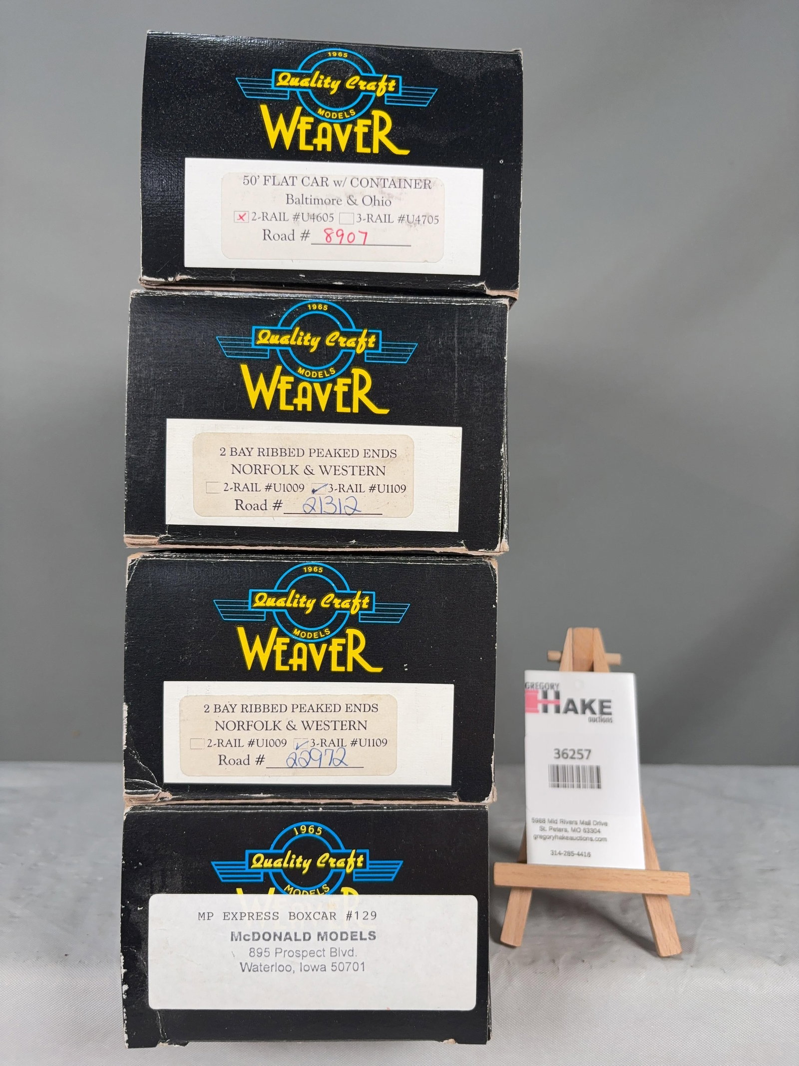 4 Weaver Cars w/OB's: 4 Weaver Cars w/OB's: B&O Flat Car w/Container,� 2 N&W 2-Bay Ribbed Peaked Ends, McDonald's Boxcar w/OB, C8 Size 15x10x6