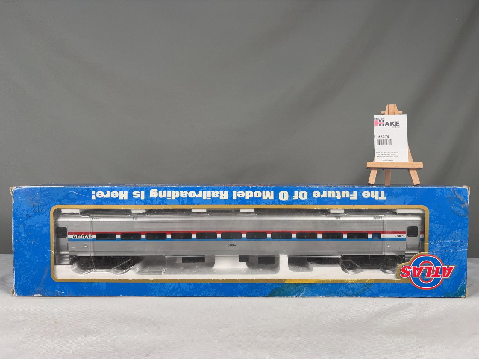 Atlas Amtrak Horizon Passenger Car 7230-1 w/OB - 2