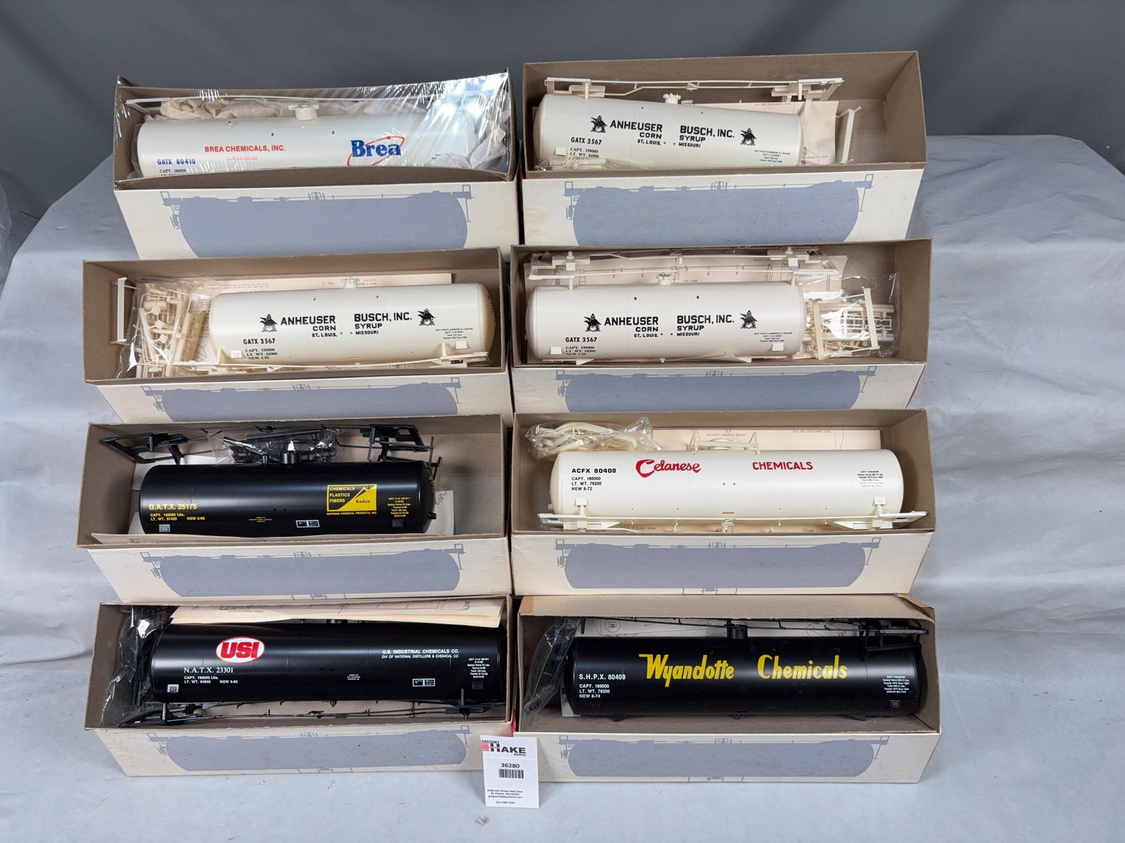 8 Weaver Tank Car Kits w/ OB - 2