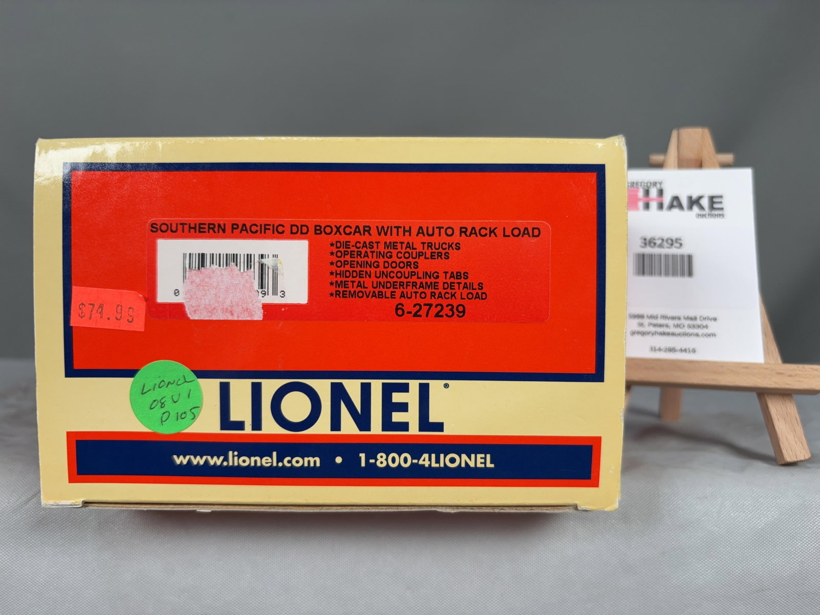 Lionel Southern Pacific DD Boxcar w/ Auto Rack Load 27239: Lionel Southern Pacific DD Boxcar w/ Auto Rack Load 27239, w/OB C9 � Size 17x6x4