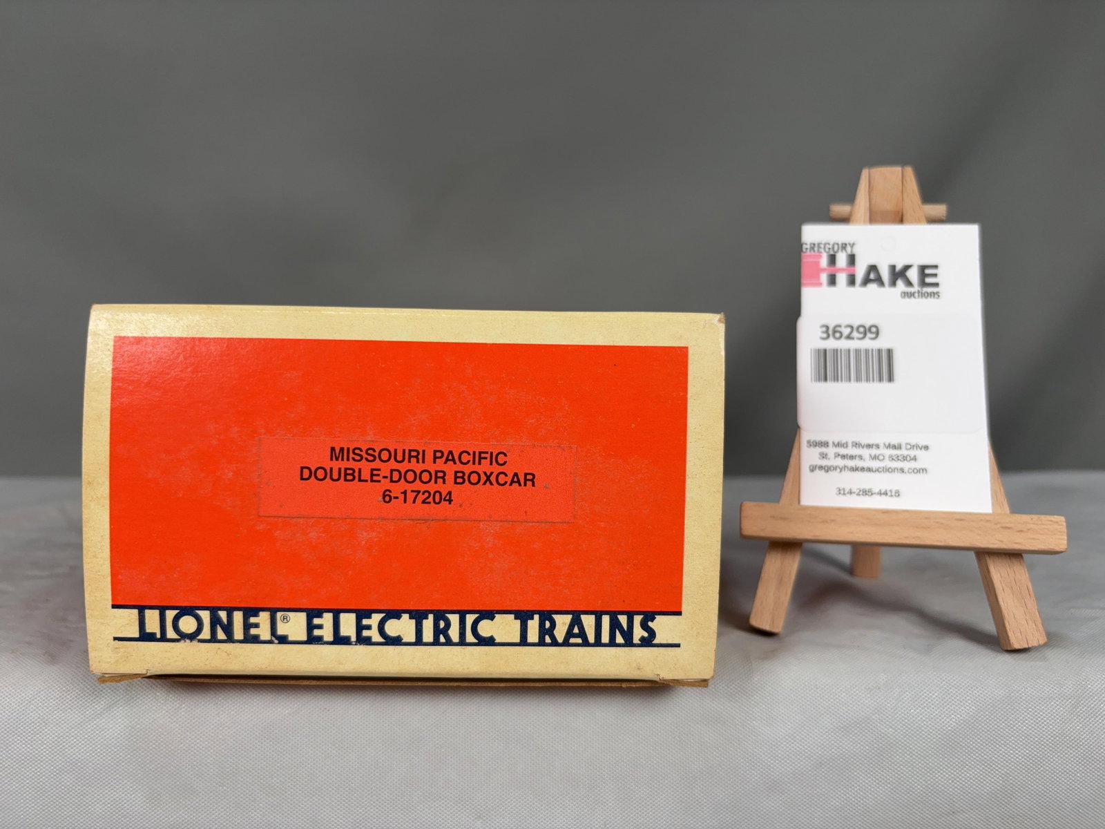 Lionel Missouri Pacific Double Door Boxcar 17204: Lionel Missouri Pacific Double Door Boxcar 17204, w/OB C9 � Size 16x6x3