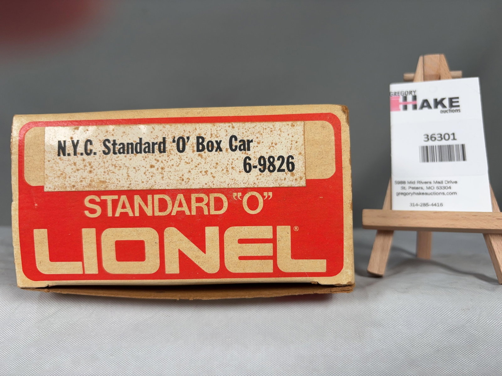 Lionel NYC Standard O Box Car 9826: Lionel NYC Standard O Box Car 9826, w/OB C9 � Size 15x6x3