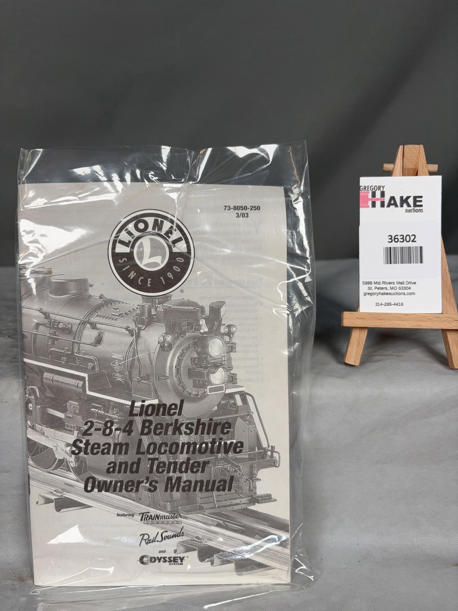 Lionel Nickel Plate Road Berkshire 2-8-4 Steam Locomotive and Tender 38050 - 3