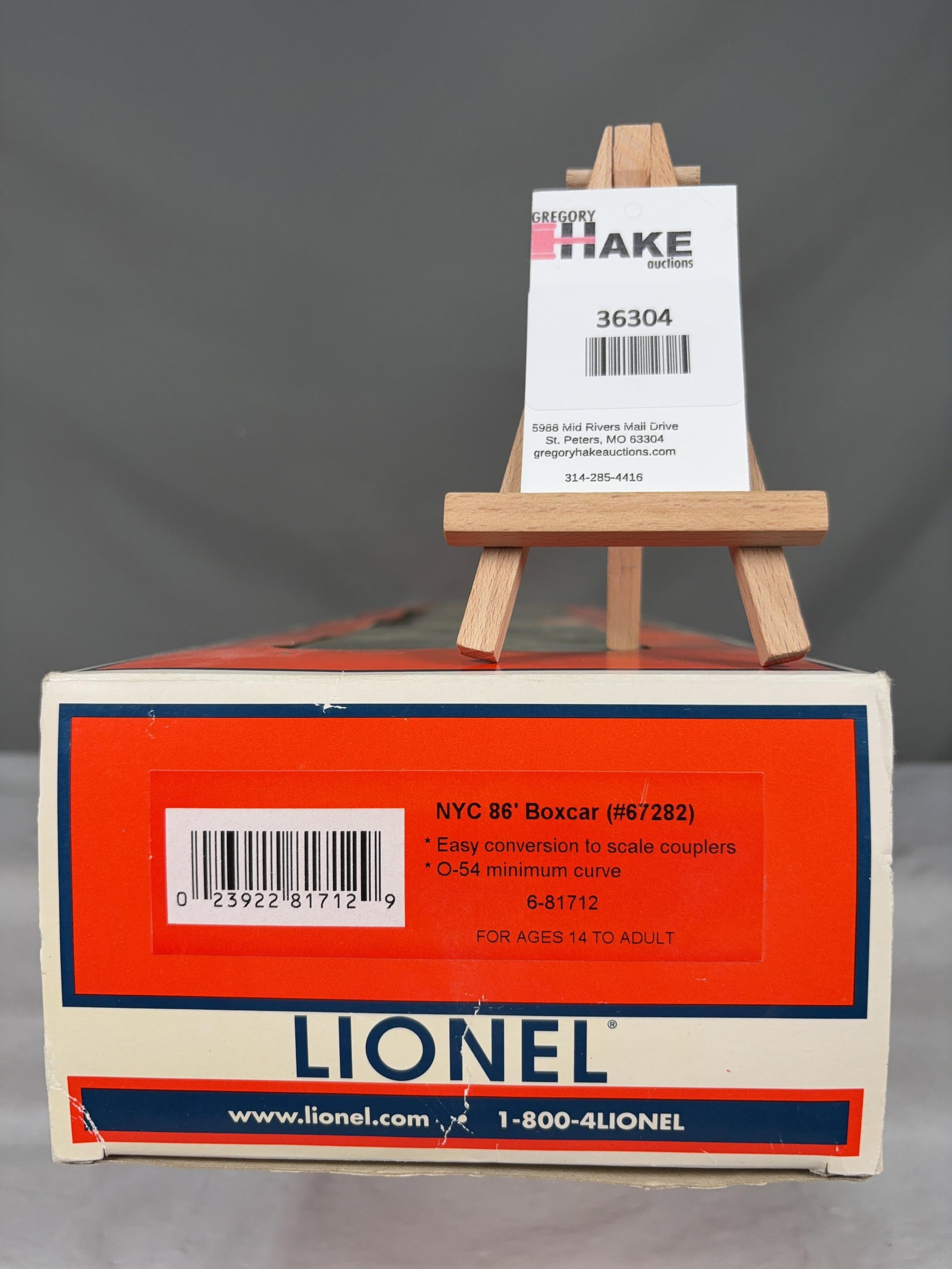 Lionel NYC 86' Boxcar 81712: Lionel NYC 86' Boxcar 81712, w/OB C9 � Size 26x7x4