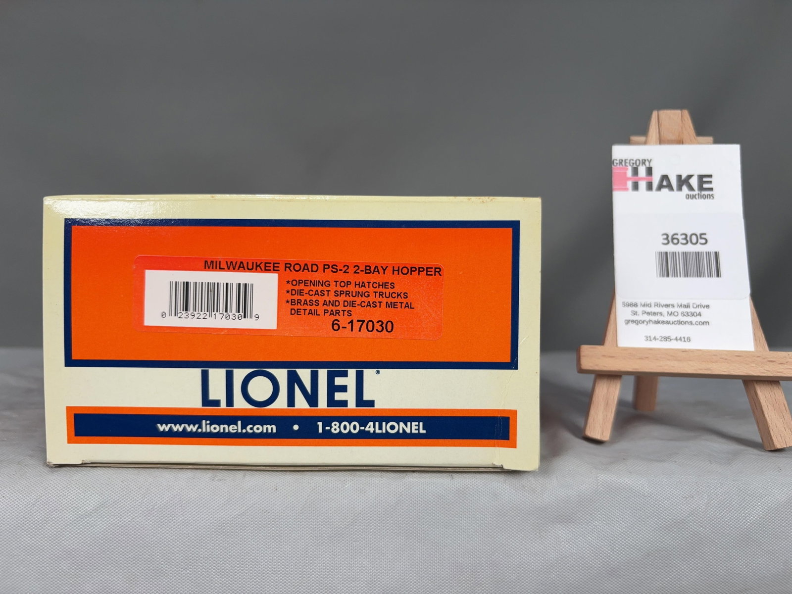 Lionel Milwaukee Road PS-2 2-Bay Hopper 17030 (1 of 2)