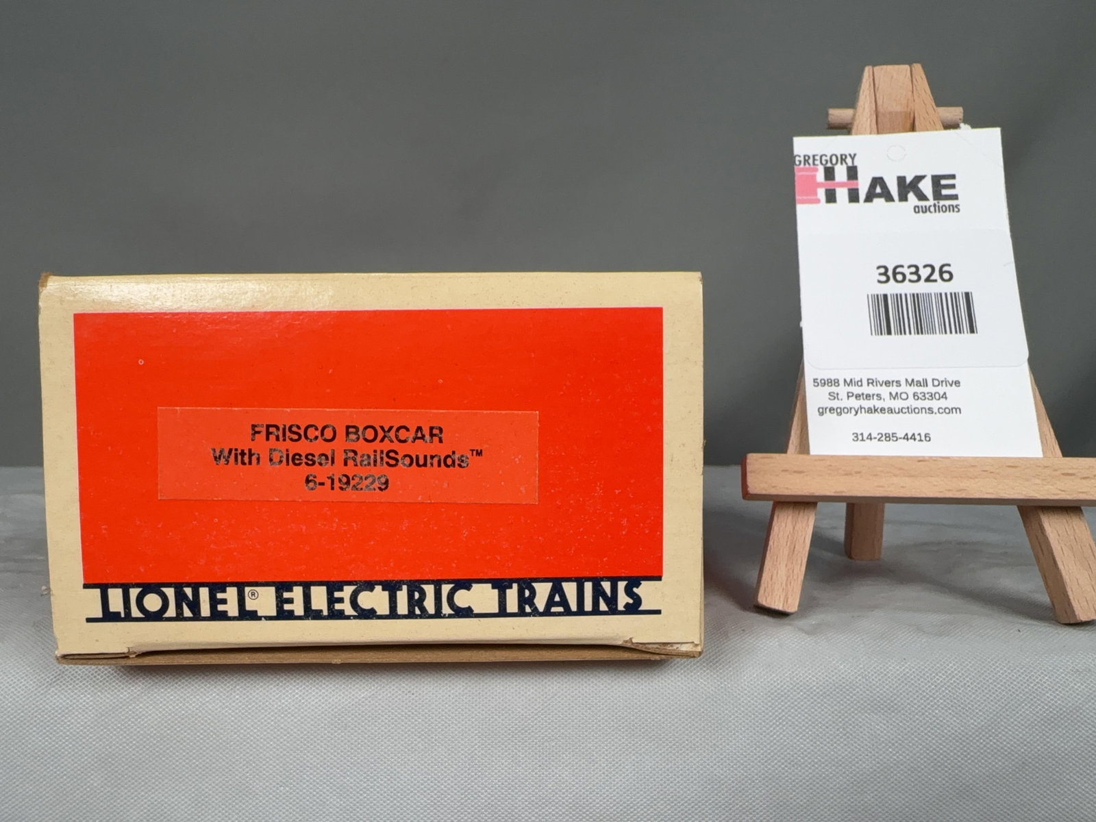 Lionel Frisco Boxcar with Diesel Railsounds 19229 (1 of 2)