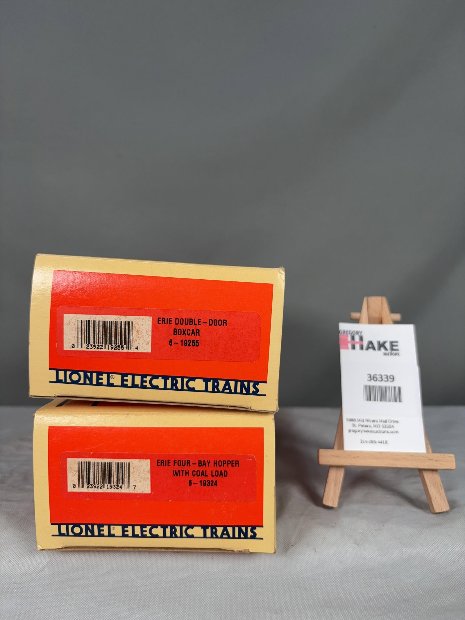 Lionel Erie Double Door Boxcar 19255 and Erie 4-Bay Hopper with Coal Load 19324 w/ OB (1 of 2)