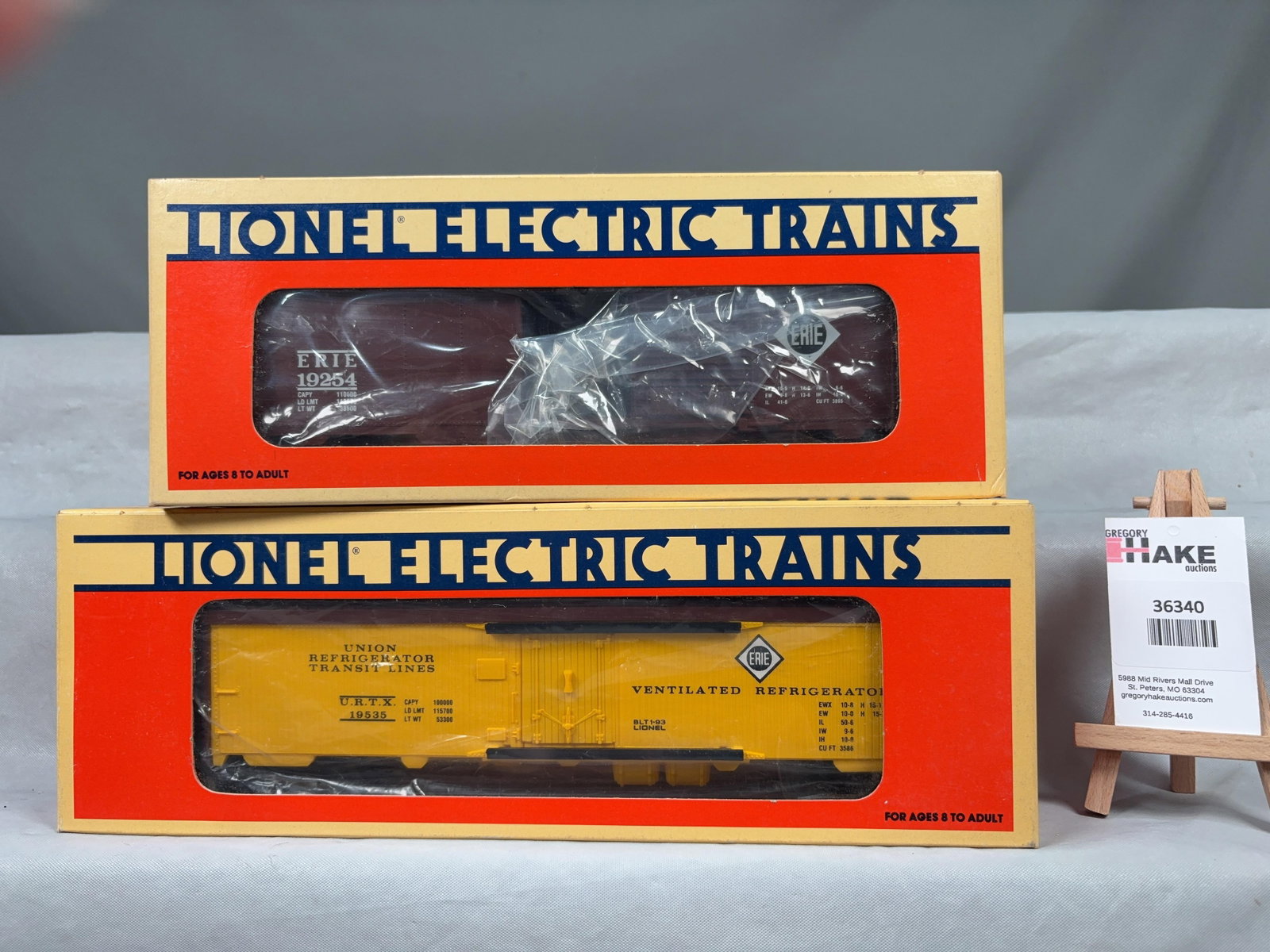 Lionel Erie Single Door Boxcar 19254 and Erie Reefer 19535 w/ OB - 2