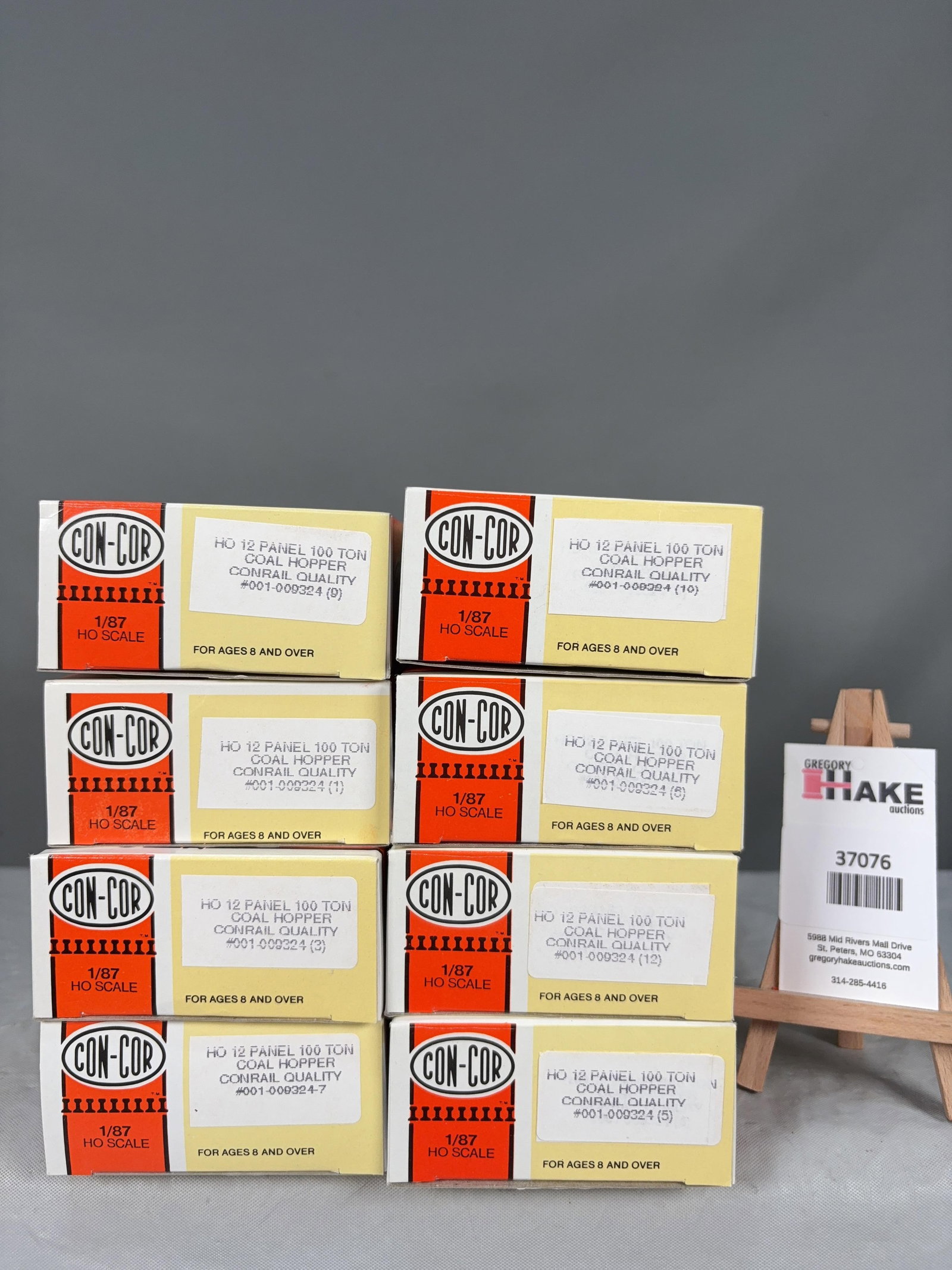 8 Con-Cor Hopper Cars w/OB: 8 Con-Cor Hopper Cars w/OB.� Please see Photos for details. � Size 11x8x7