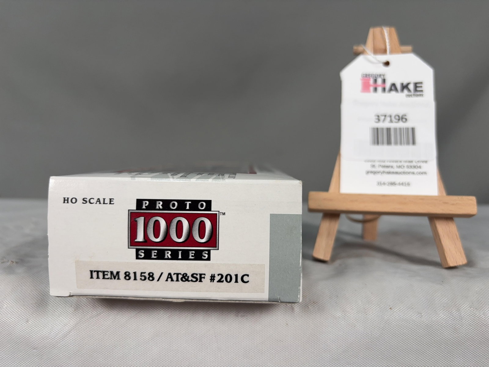 Proto 1000 Series AT&SF #201C 8158 w/OB: Proto 1000 Series AT&SF #201C 8158 w/OB, C9. � Size 11x4x2