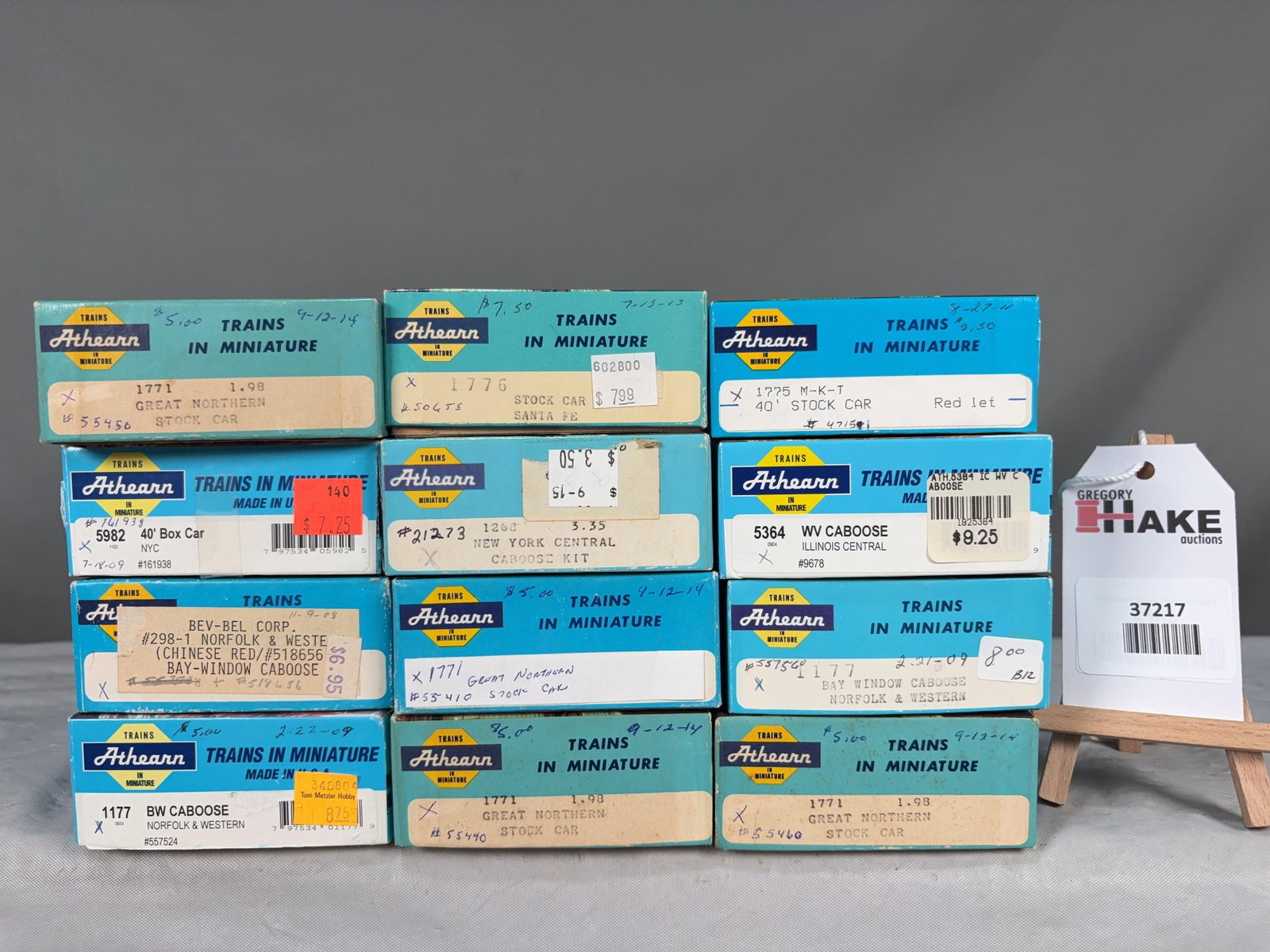 12 Athearn Freight Cars w/OB: 12 Athearn Freight Cars w/OB.�Please see photos for details. � Size 8x12x7