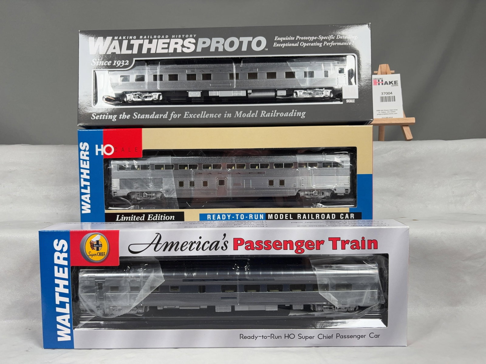 3 Walthers Santa Fe Cars, 1956 Coach 700-724, Diner 600-606, Sleeper 920-9002 w/OB - 2