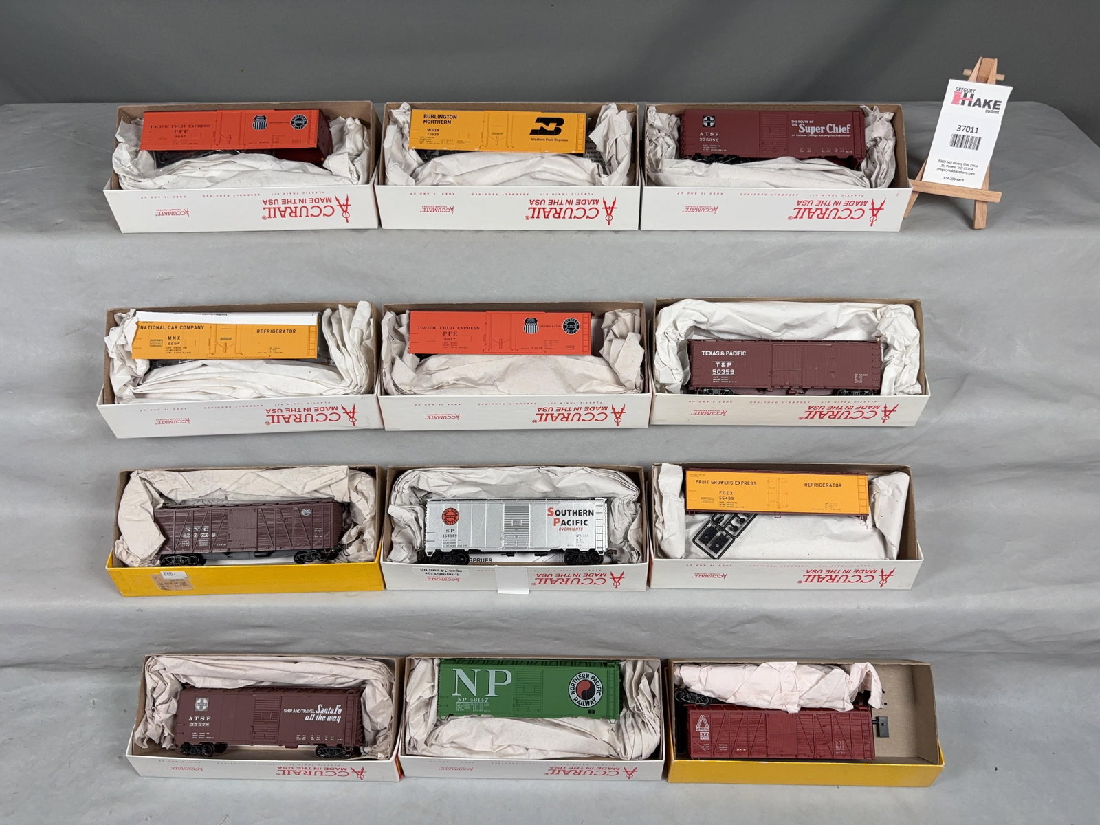 12 Accurail Freight Cars w/OB. Please see Photos for details. - 2