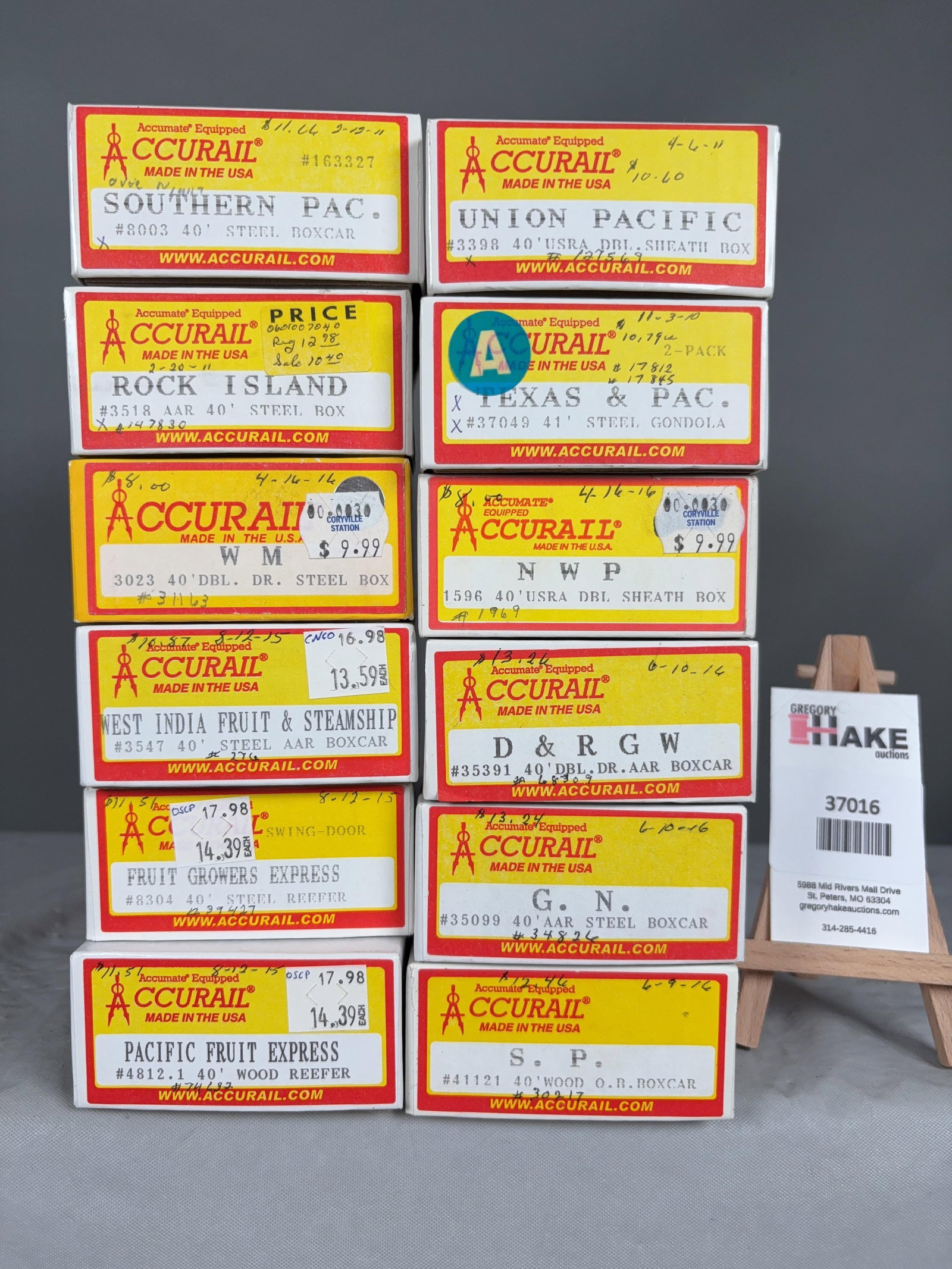 12 Accurail Freight Cars w/OB. Please see Photos for details.: � 12 Accurail Freight Cars w/OB. Please see Photos for details. � Size 9x7x10
