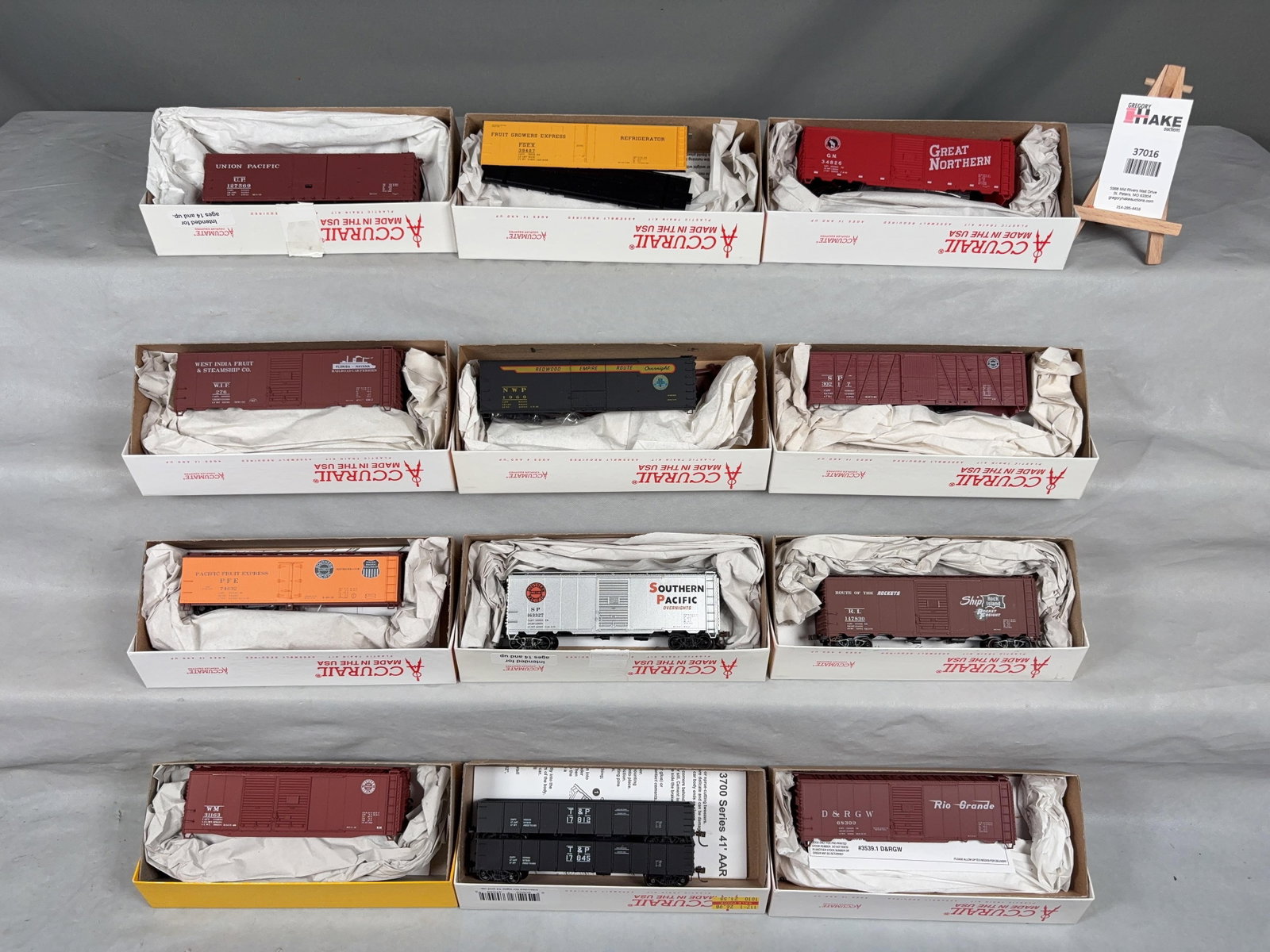 12 Accurail Freight Cars w/OB. Please see Photos for details. - 2