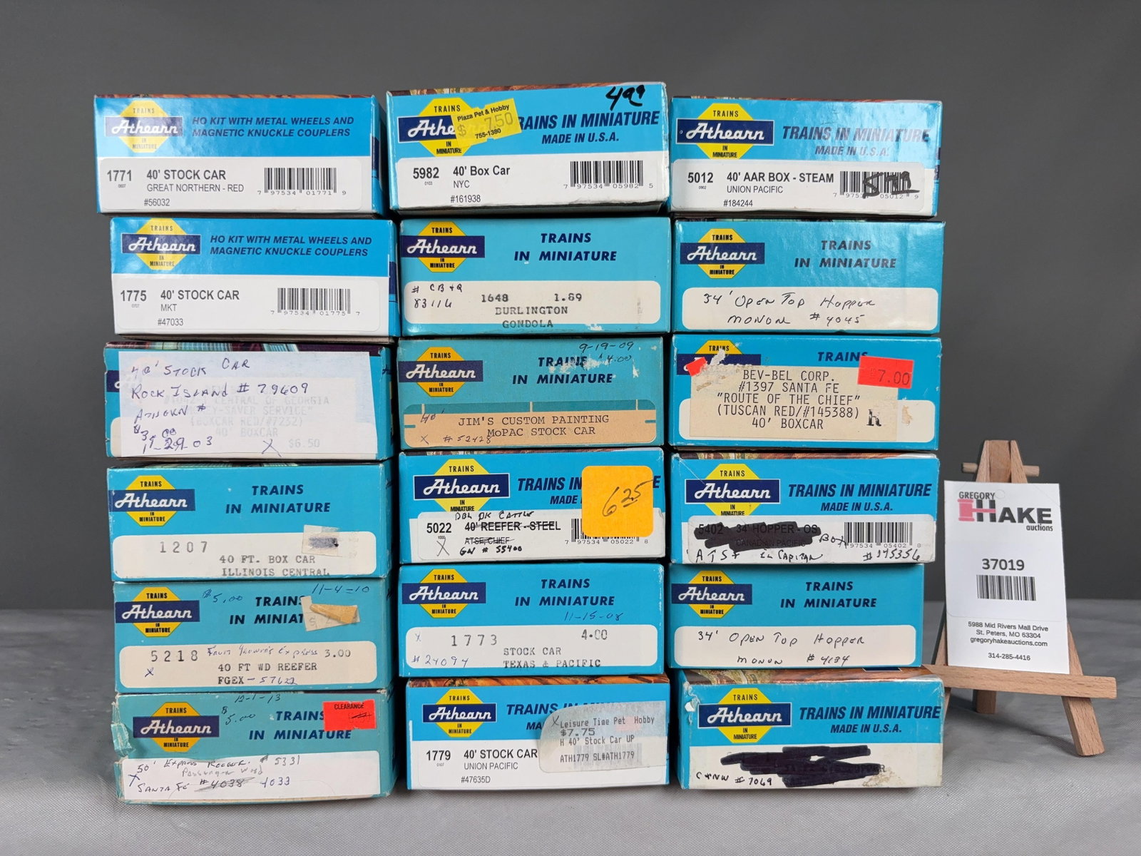 18 Athearn Freight Cars w/OB: 18 Athearn Freight Cars w/OB.� Please see Photos for details. Size 8x12x10
