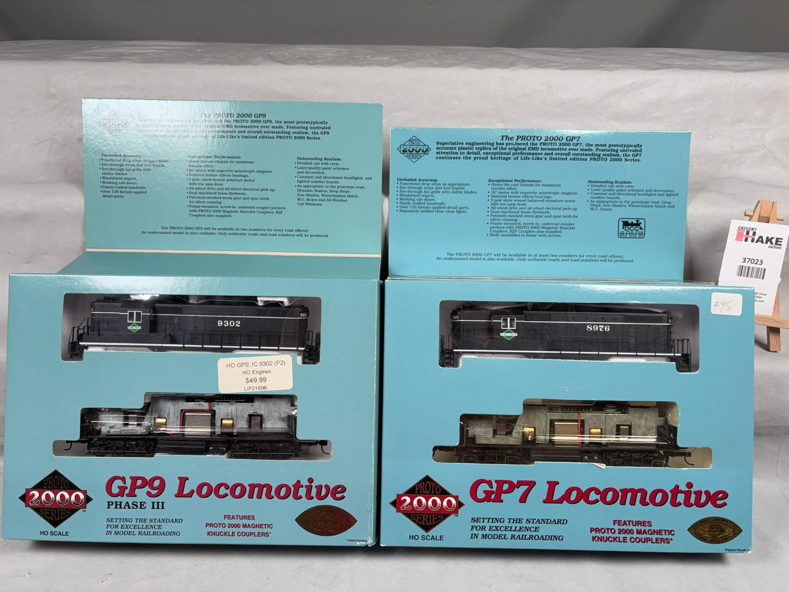 2 Proto 2000 Series Locomotives Illinois Central GP9 #21696, GP7 #23019 w/OB - 2